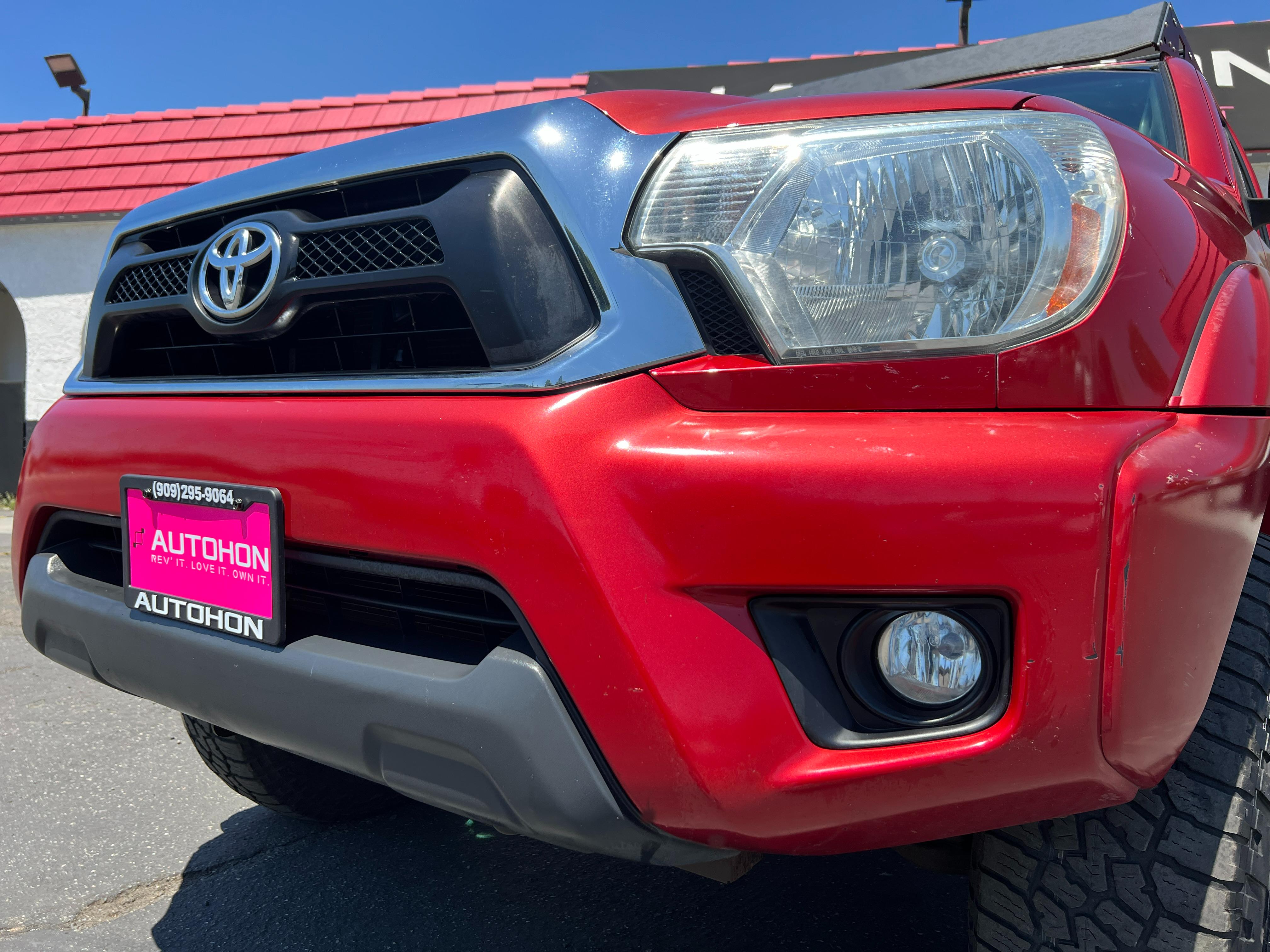 RED, 2013 TOYOTA TACOMA DOUBLE CAB Image 3