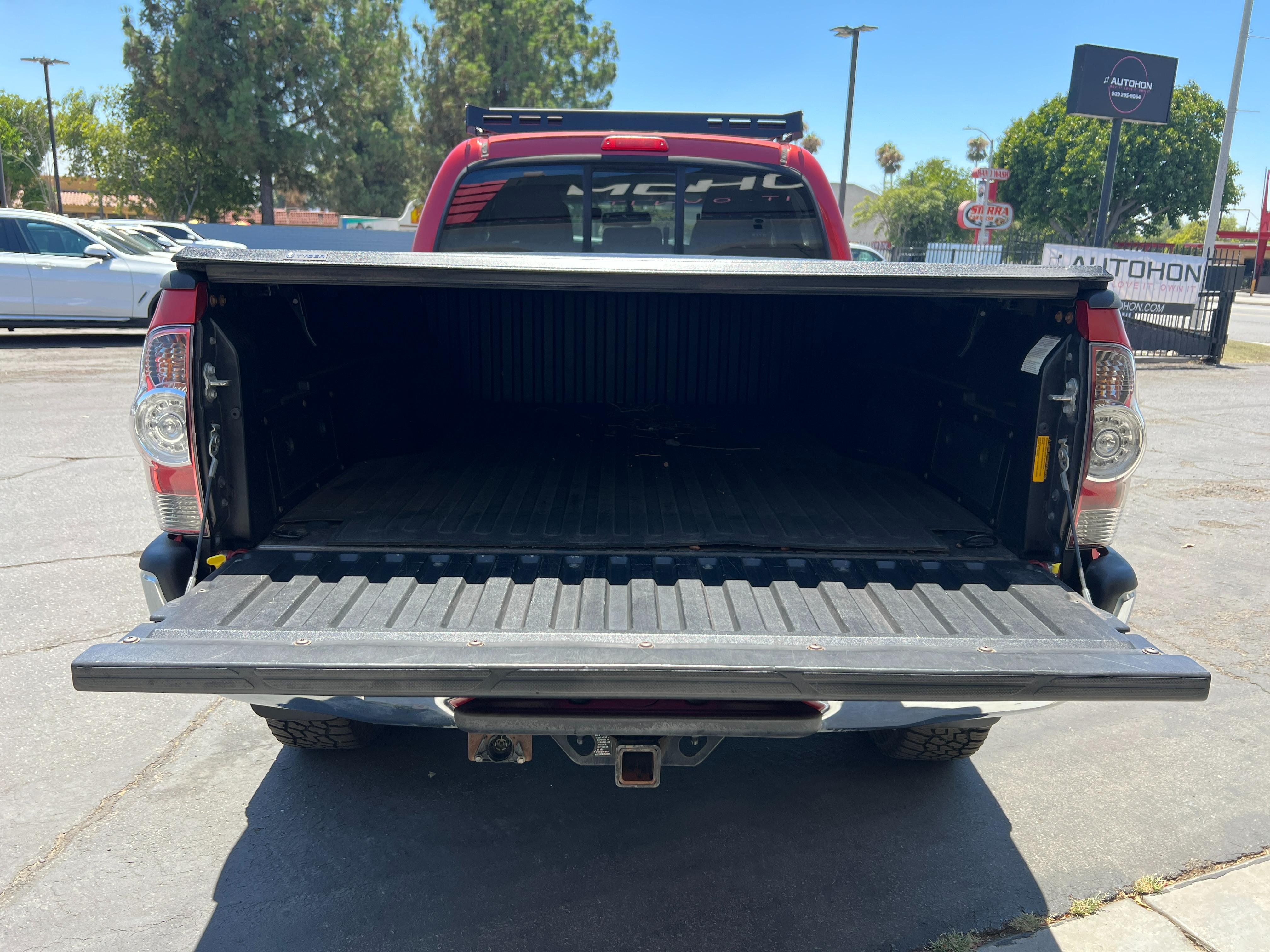 RED, 2013 TOYOTA TACOMA DOUBLE CAB Image 30