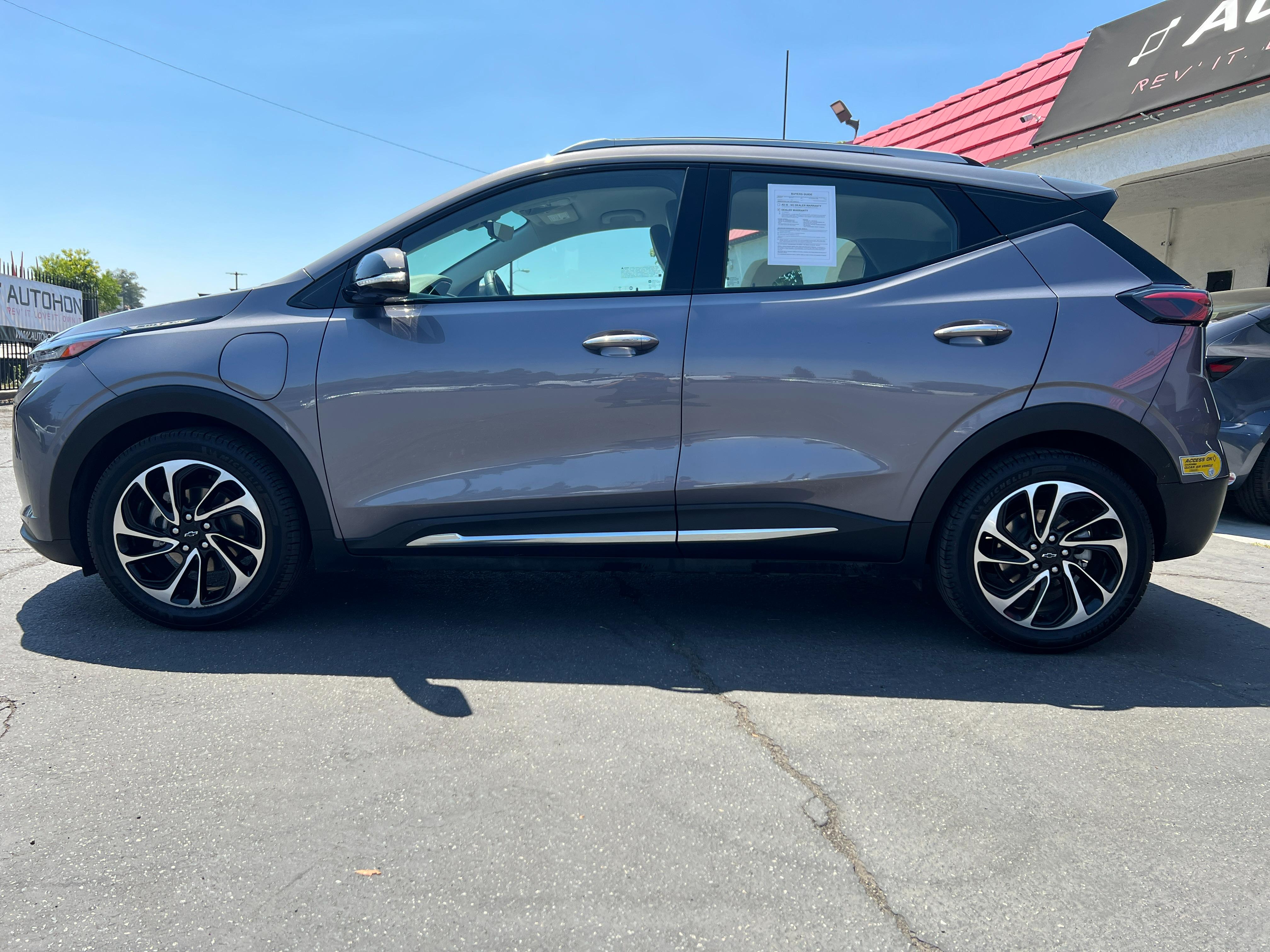 GRAY, 2022 CHEVROLET BOLT EUV Image 6