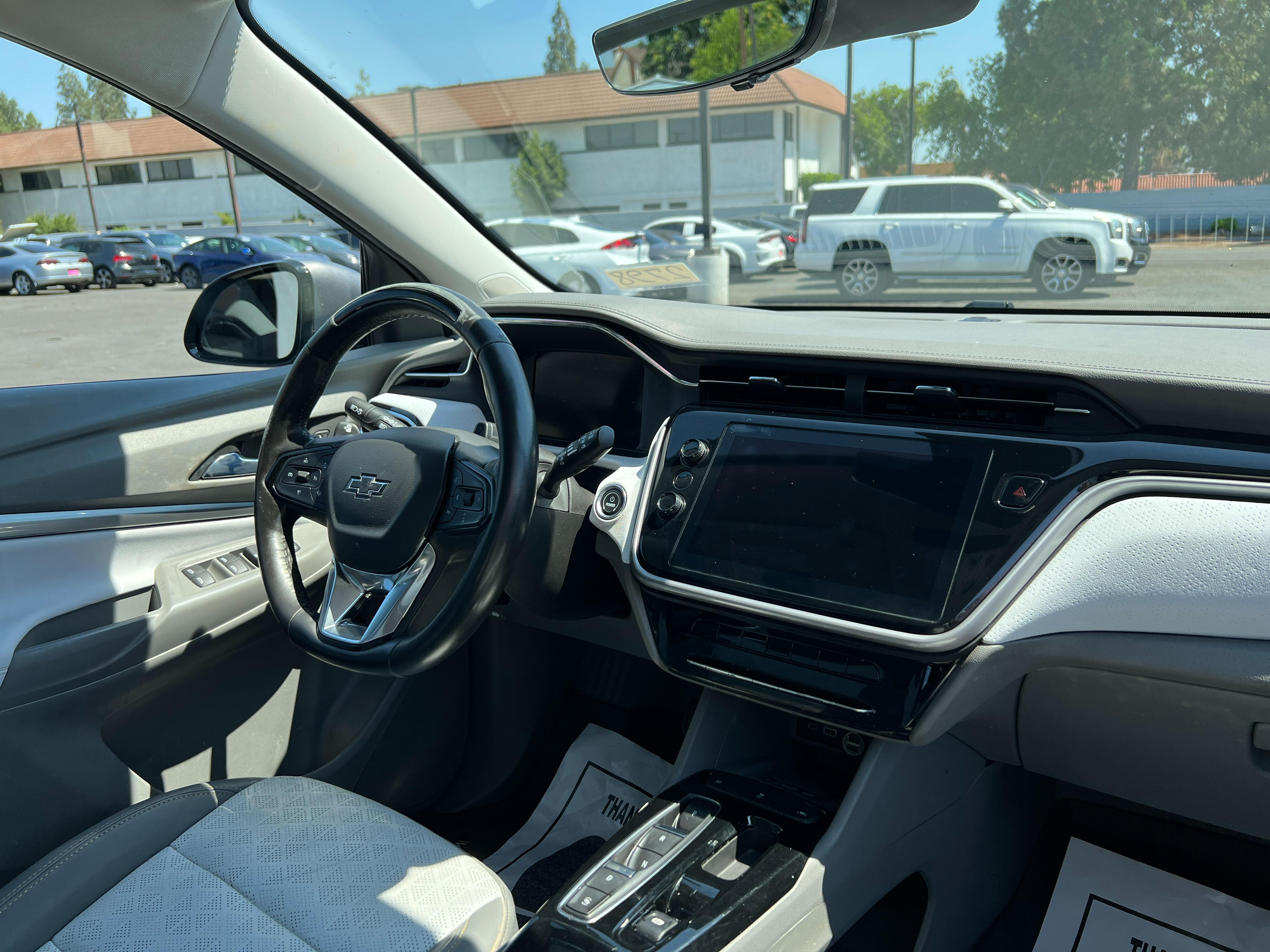 GRAY, 2022 CHEVROLET BOLT EUV Image 19