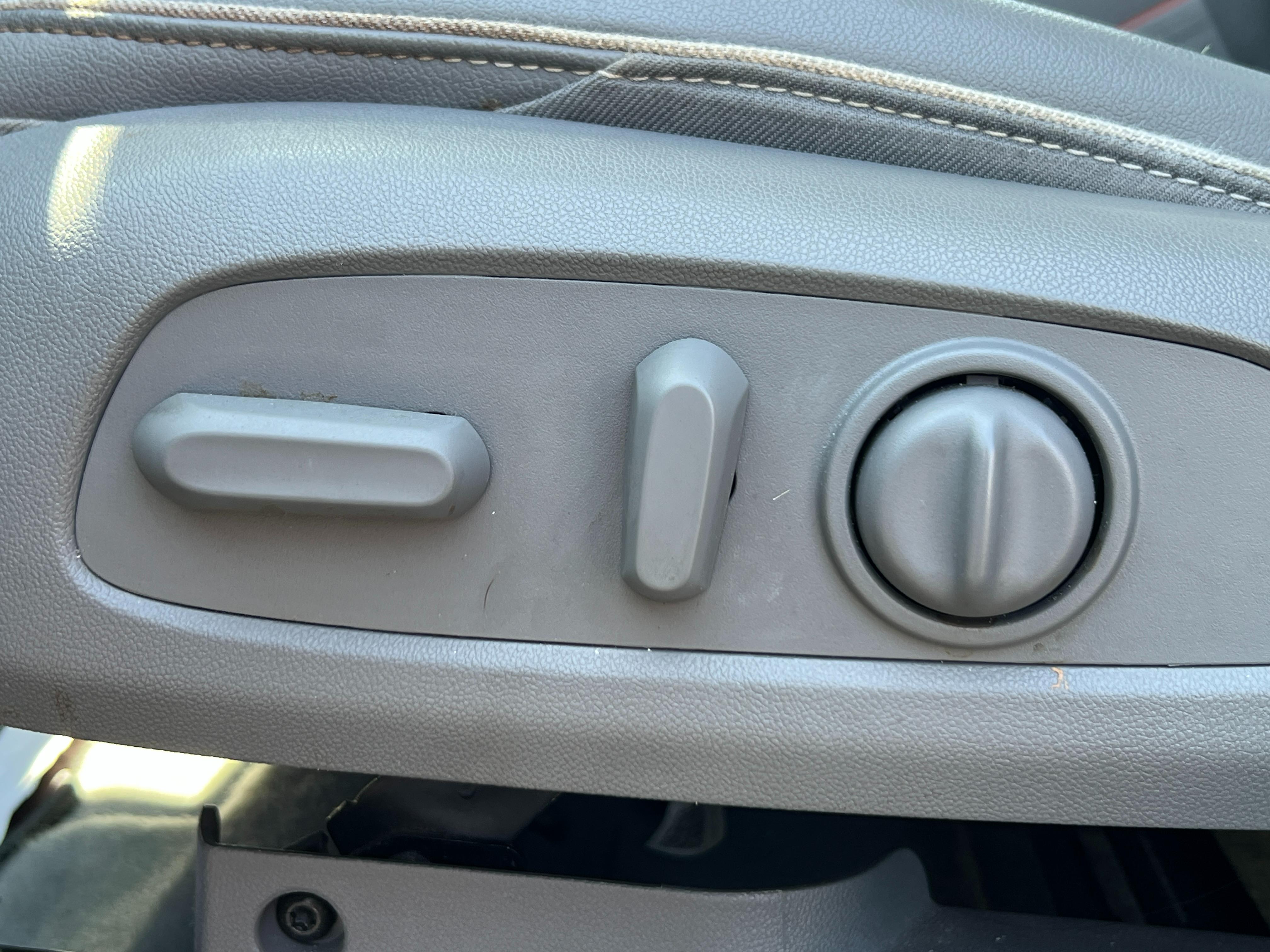 GRAY, 2022 CHEVROLET BOLT EUV Image 27