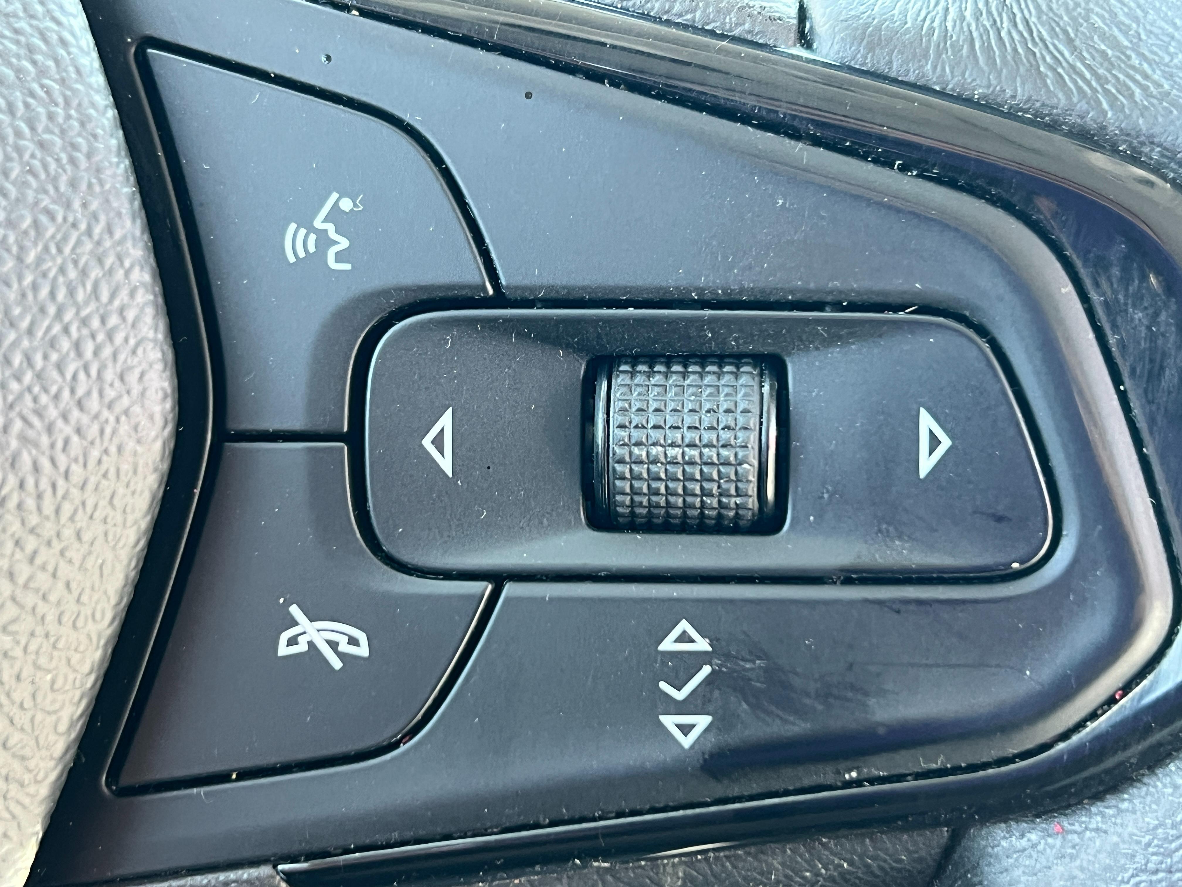 GRAY, 2022 CHEVROLET BOLT EUV Image 29