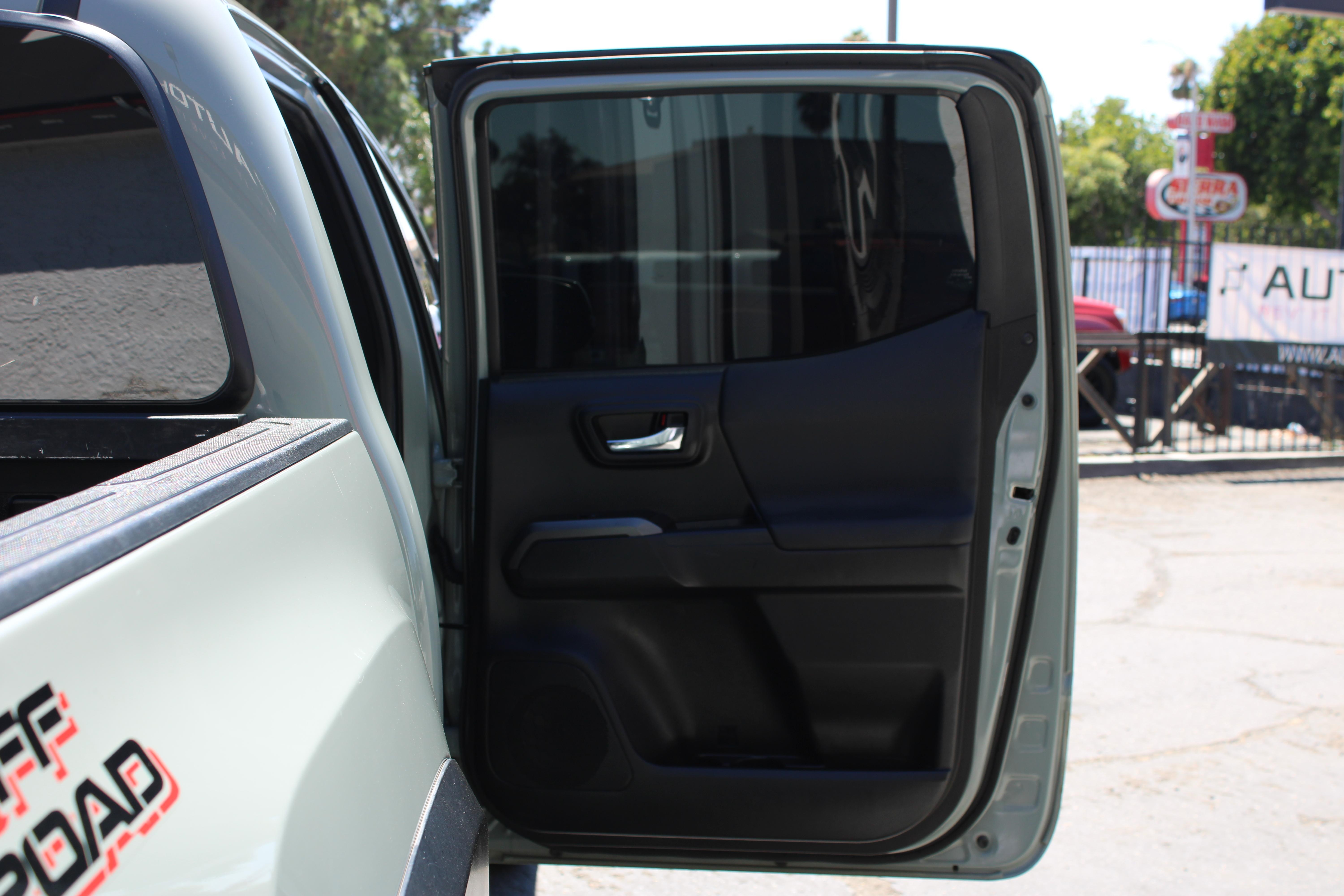 GRAY, 2023 TOYOTA TACOMA DOUBLE CAB Image 22