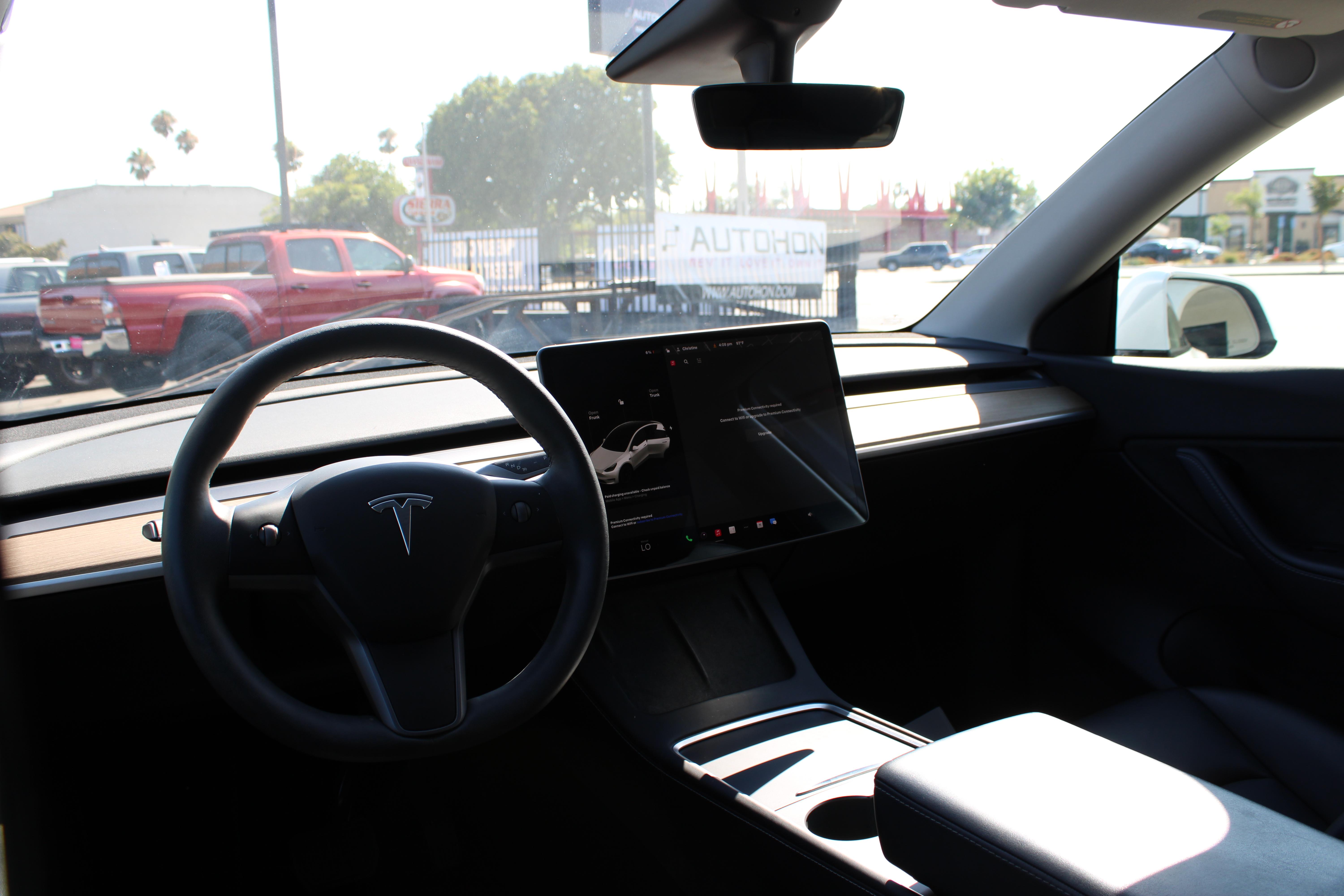WHITE, 2021 TESLA MODEL Y Image 13