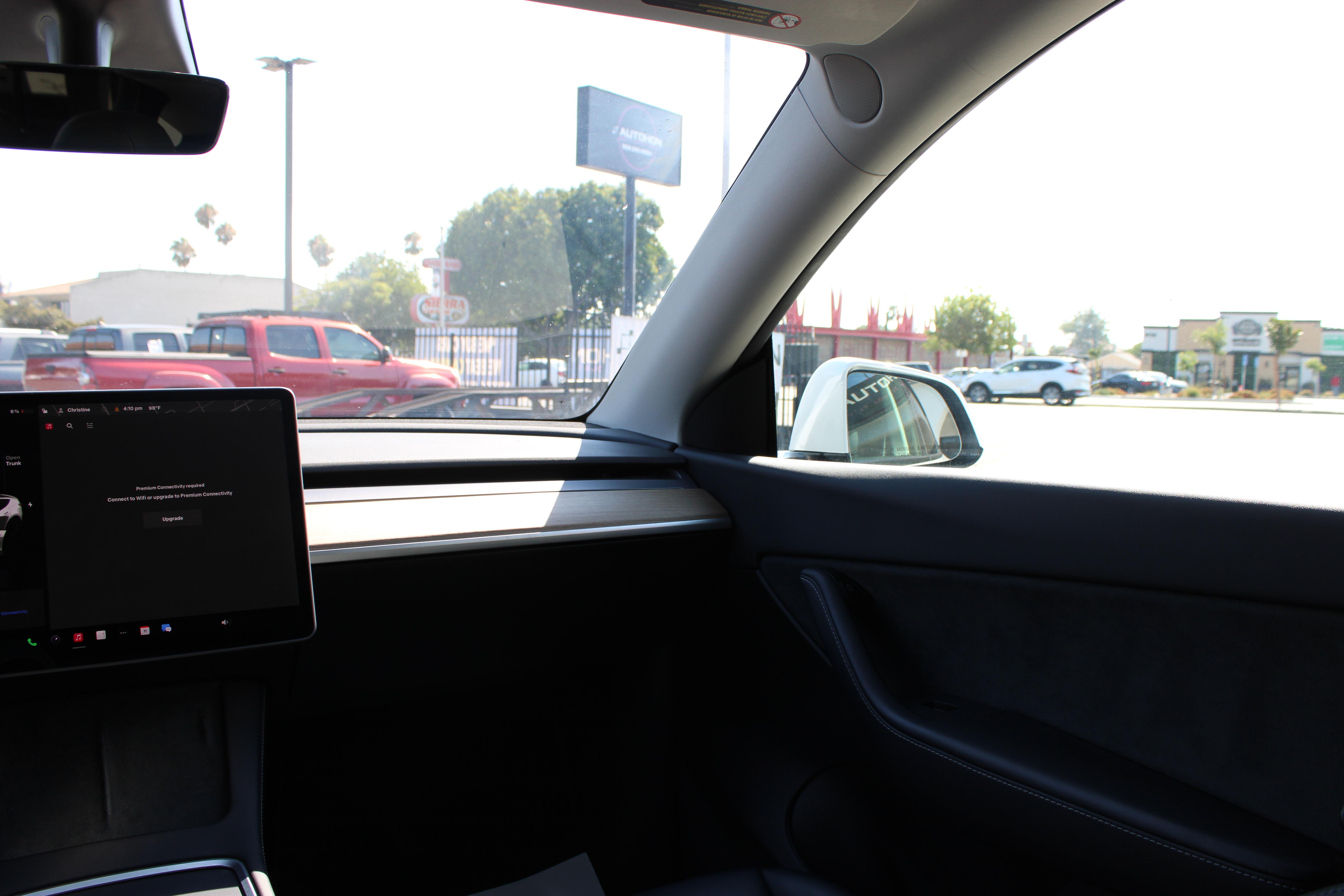 WHITE, 2021 TESLA MODEL Y Image 17