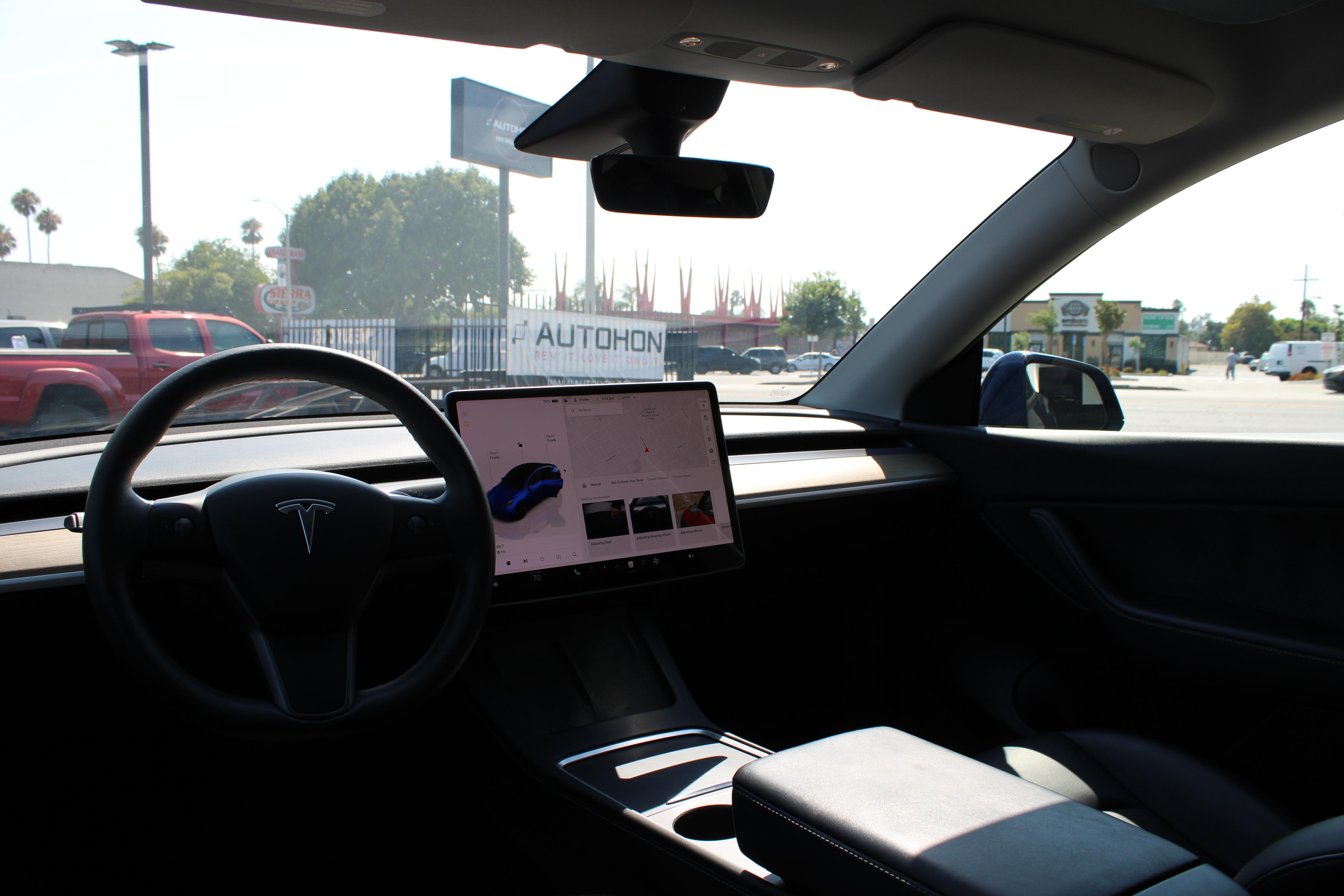 BLUE, 2022 TESLA MODEL Y Image 14