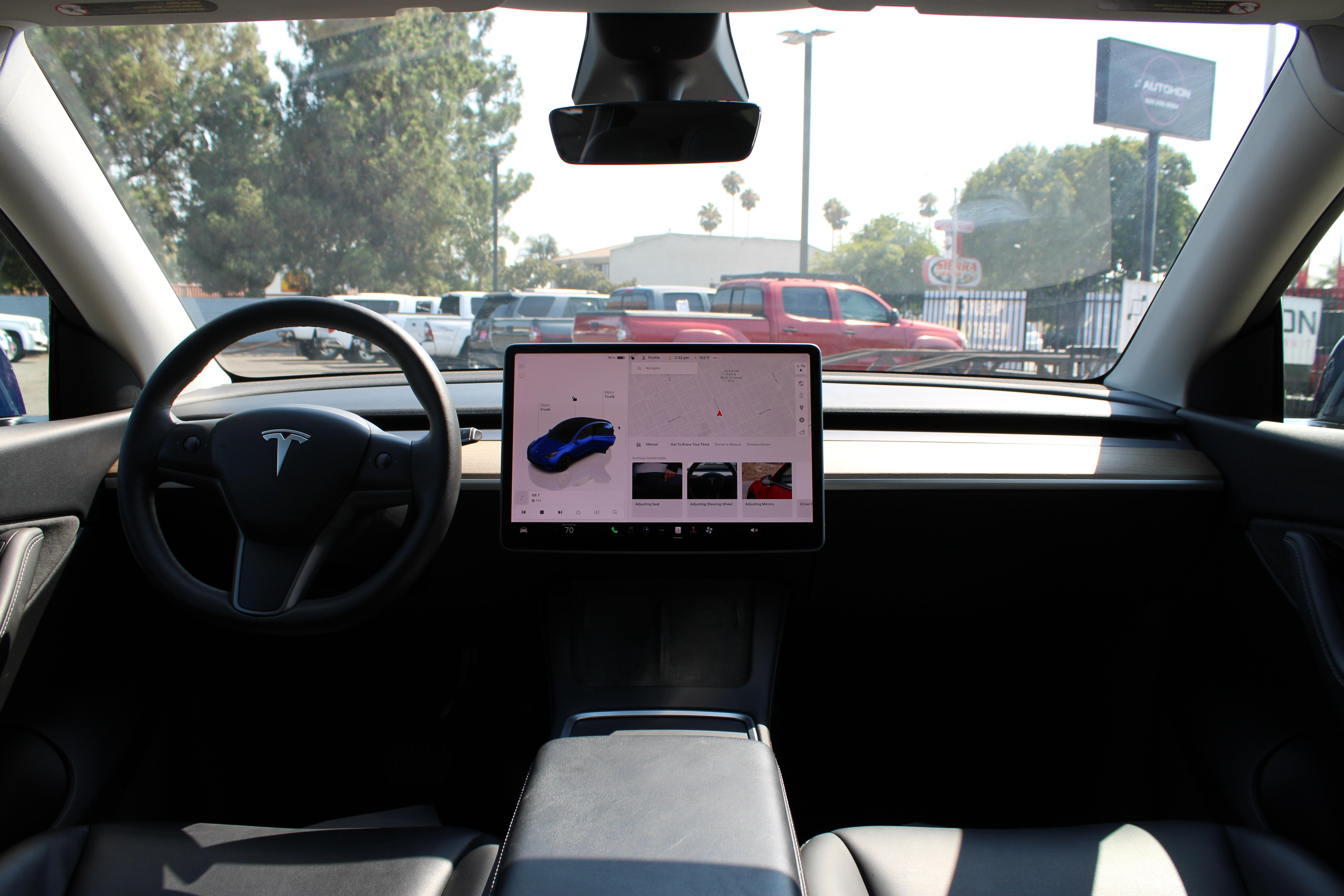 BLUE, 2022 TESLA MODEL Y Image 15