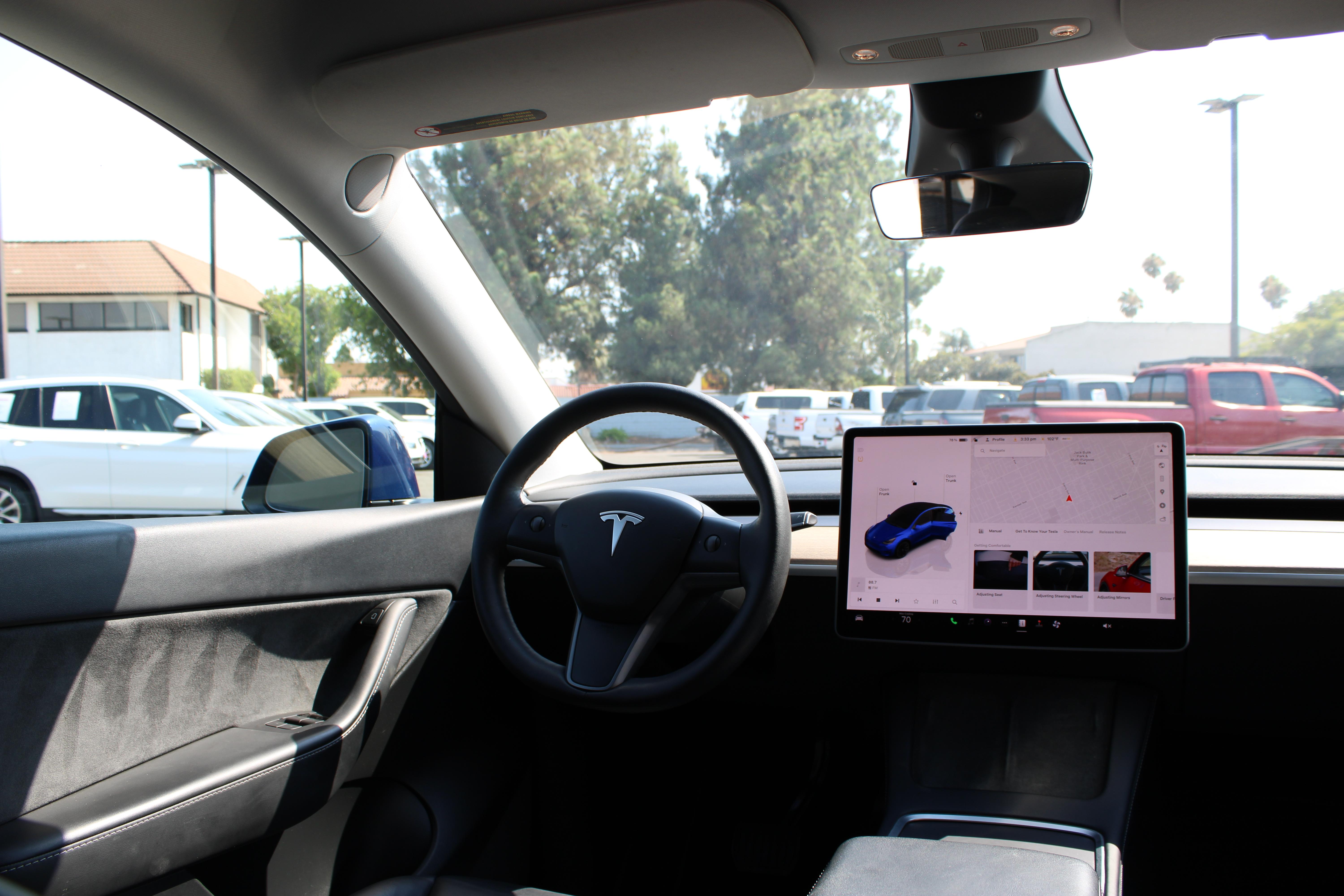 BLUE, 2022 TESLA MODEL Y Image 17
