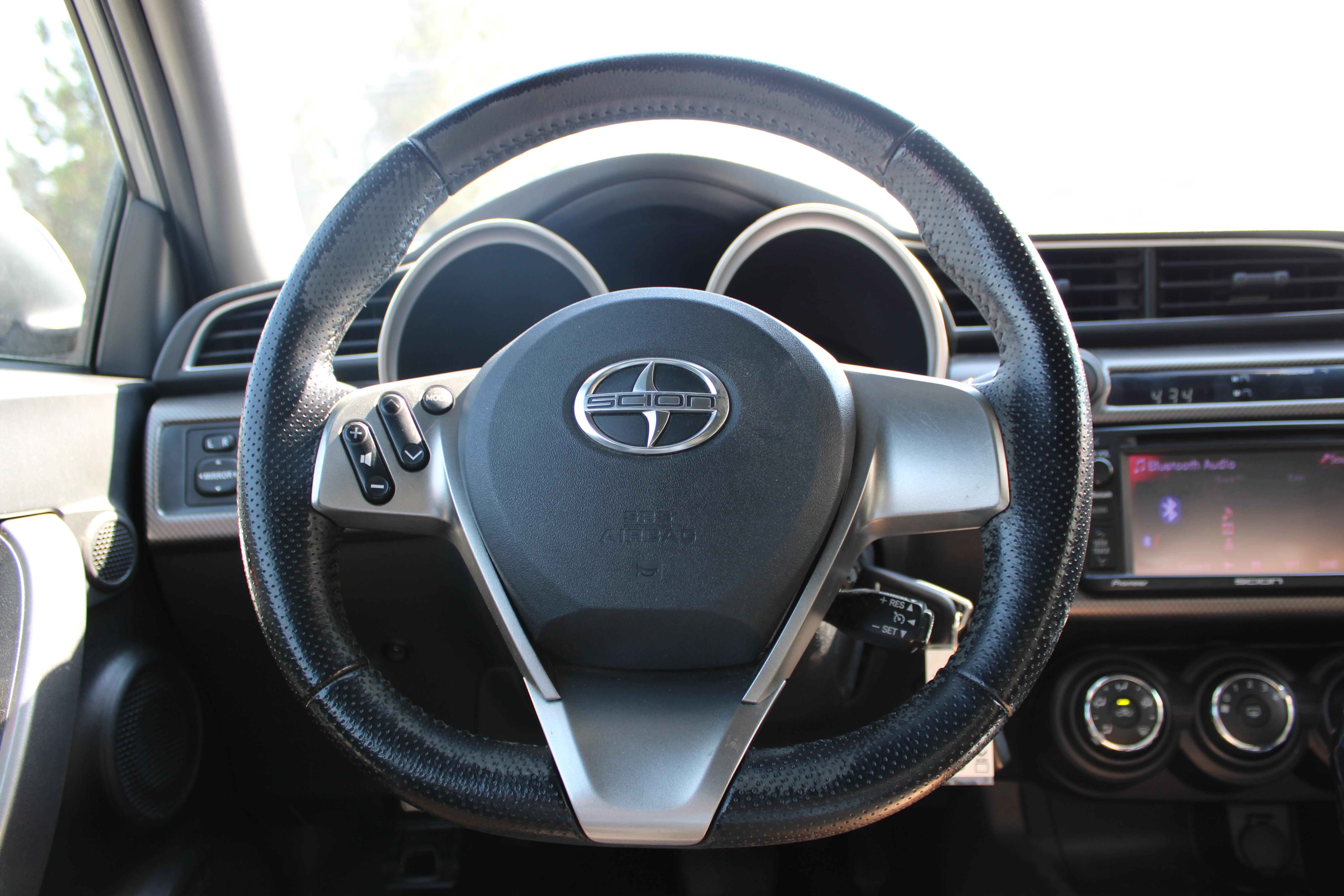SILVER, 2014 SCION TC Image 17