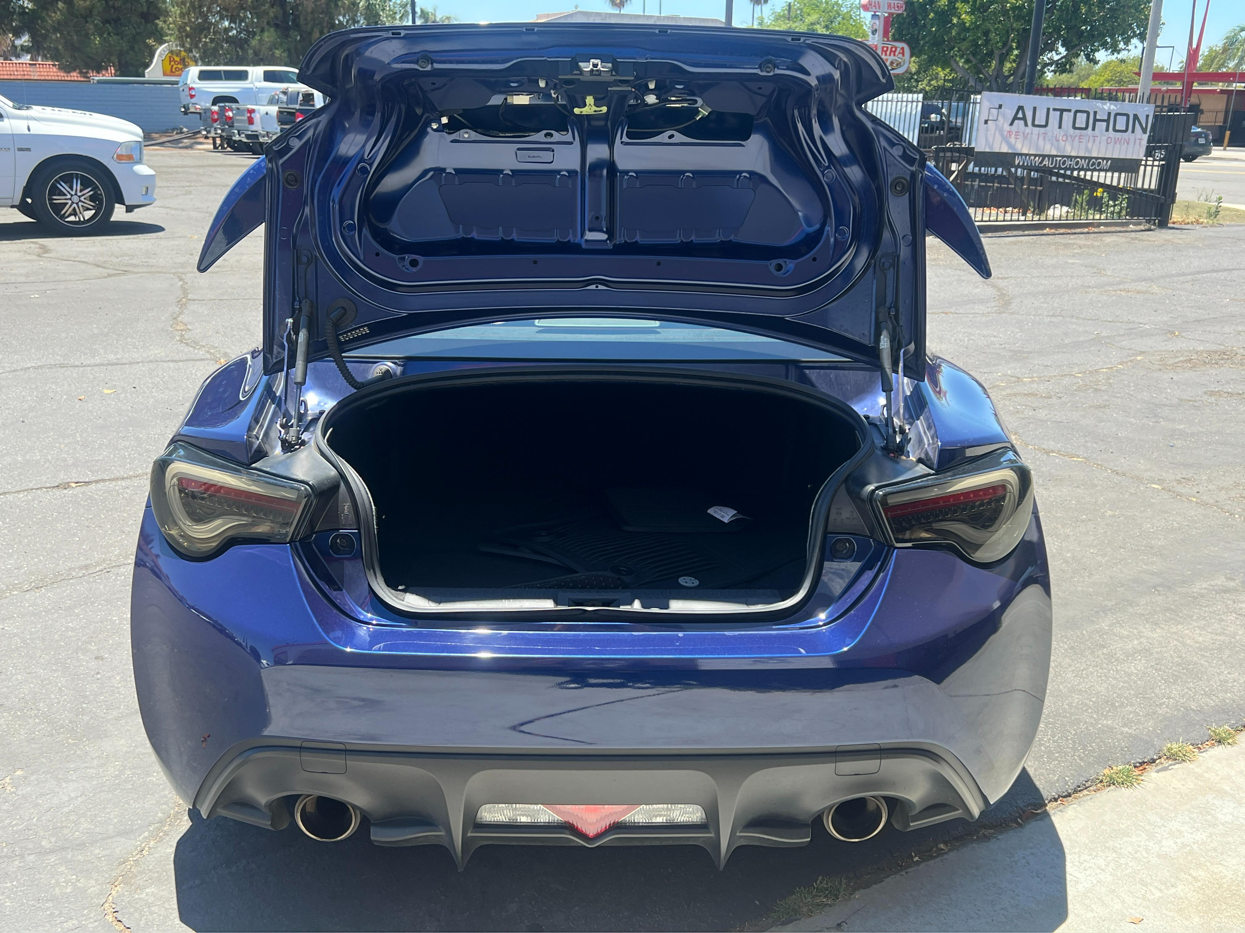 BLUE, 2017 TOYOTA 86 Image 7