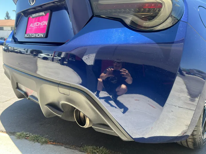 BLUE, 2017 TOYOTA 86 Image 11