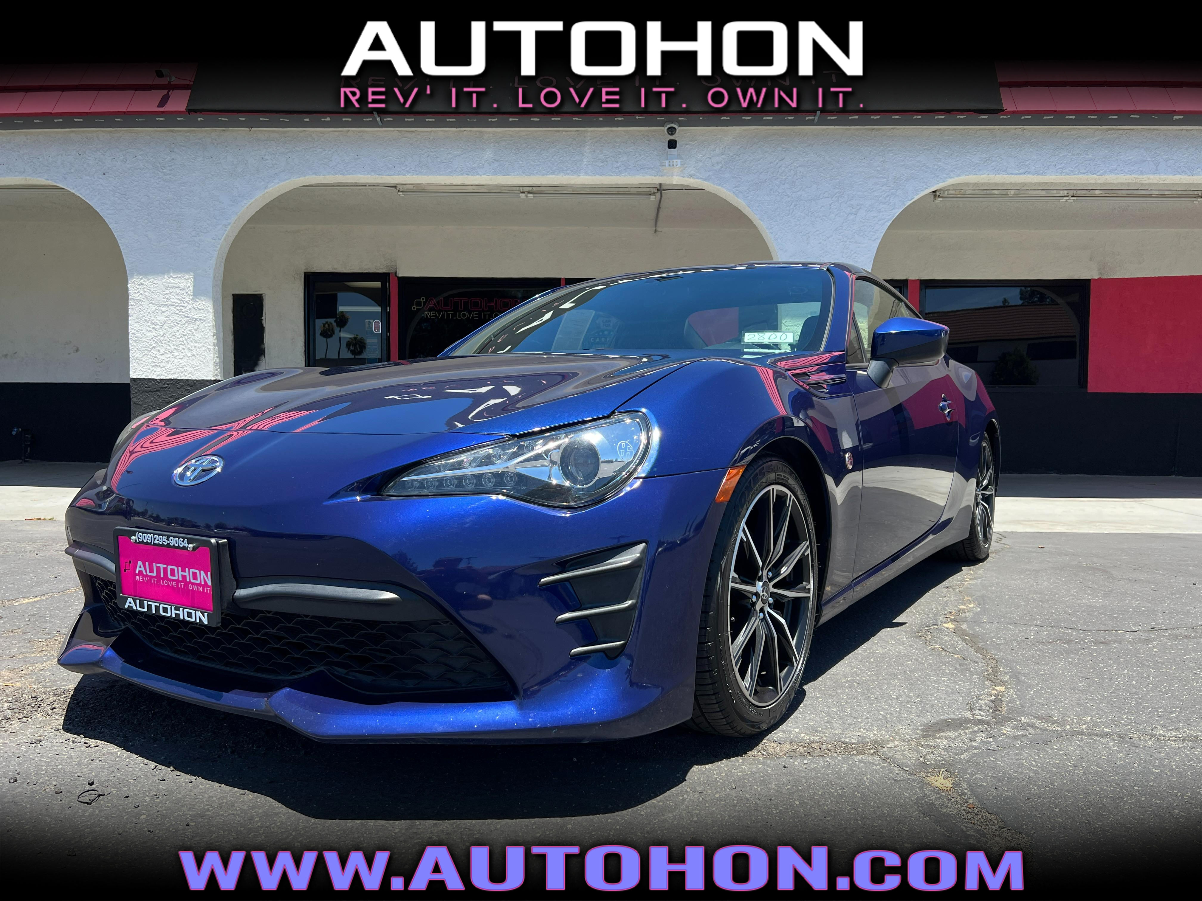 BLUE, 2017 TOYOTA 86 Image 1