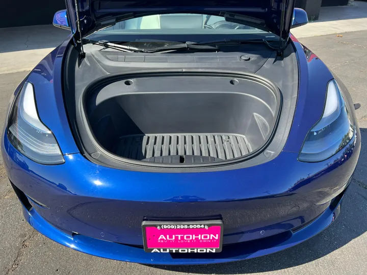 BLUE, 2022 TESLA MODEL 3 Image 25