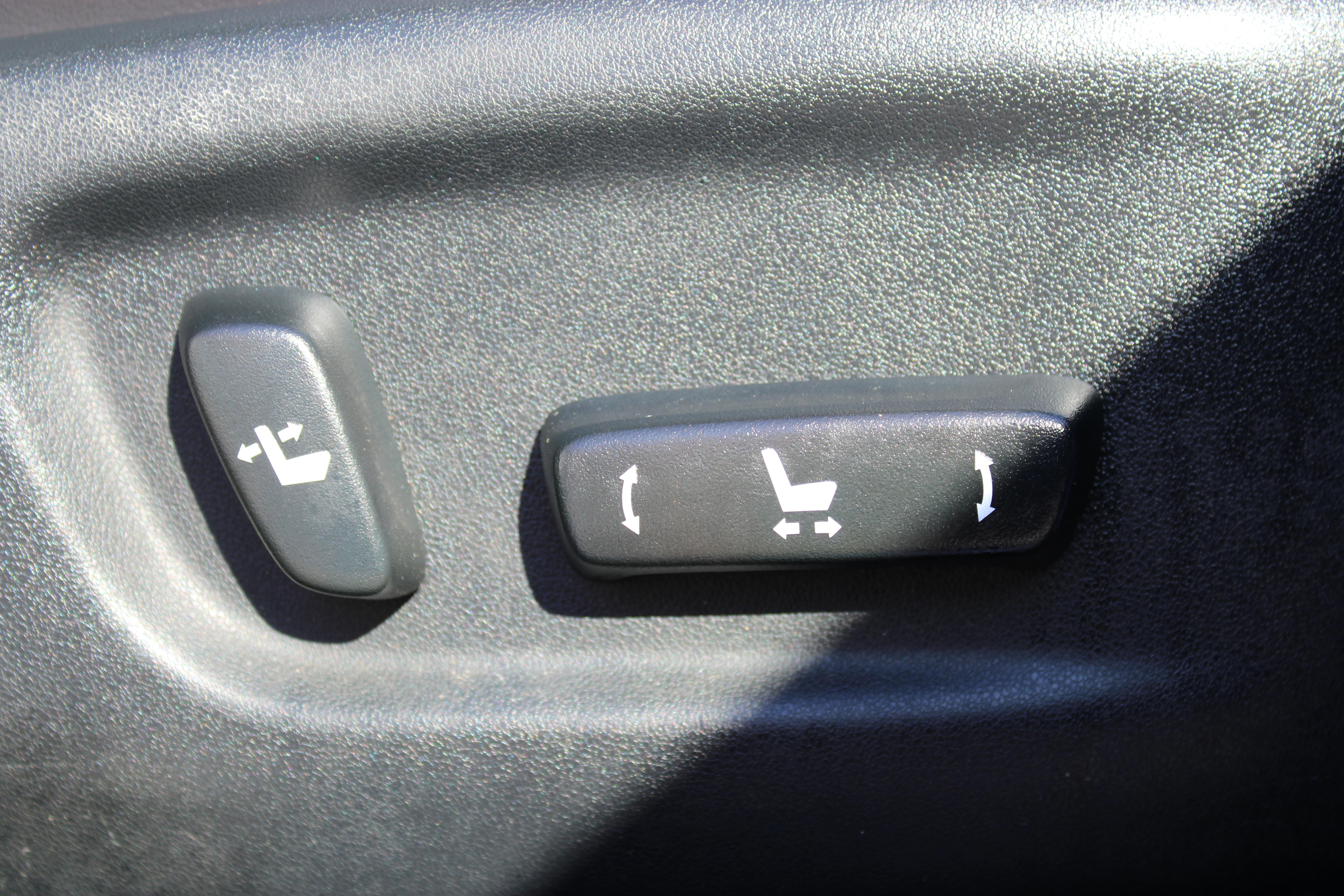 GRAY, 2015 LEXUS NX Image 14