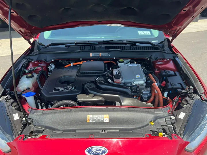 RED, 2016 FORD FUSION ENERGI Image 22