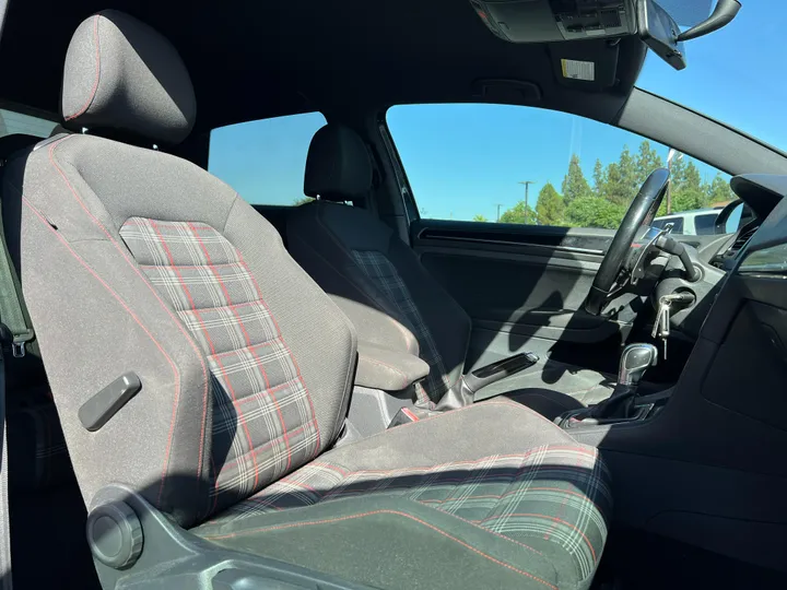 BEIGE, 2015 VOLKSWAGEN GOLF GTI Image 18