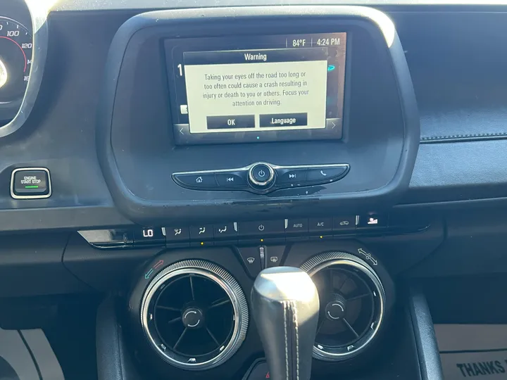 WHITE, 2018 CHEVROLET CAMARO Image 24
