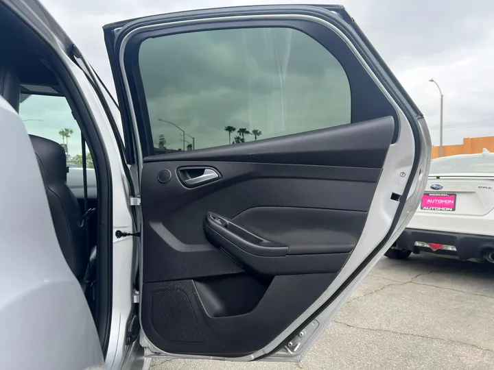 SILVER, 2014 FORD FOCUS ST Image 18