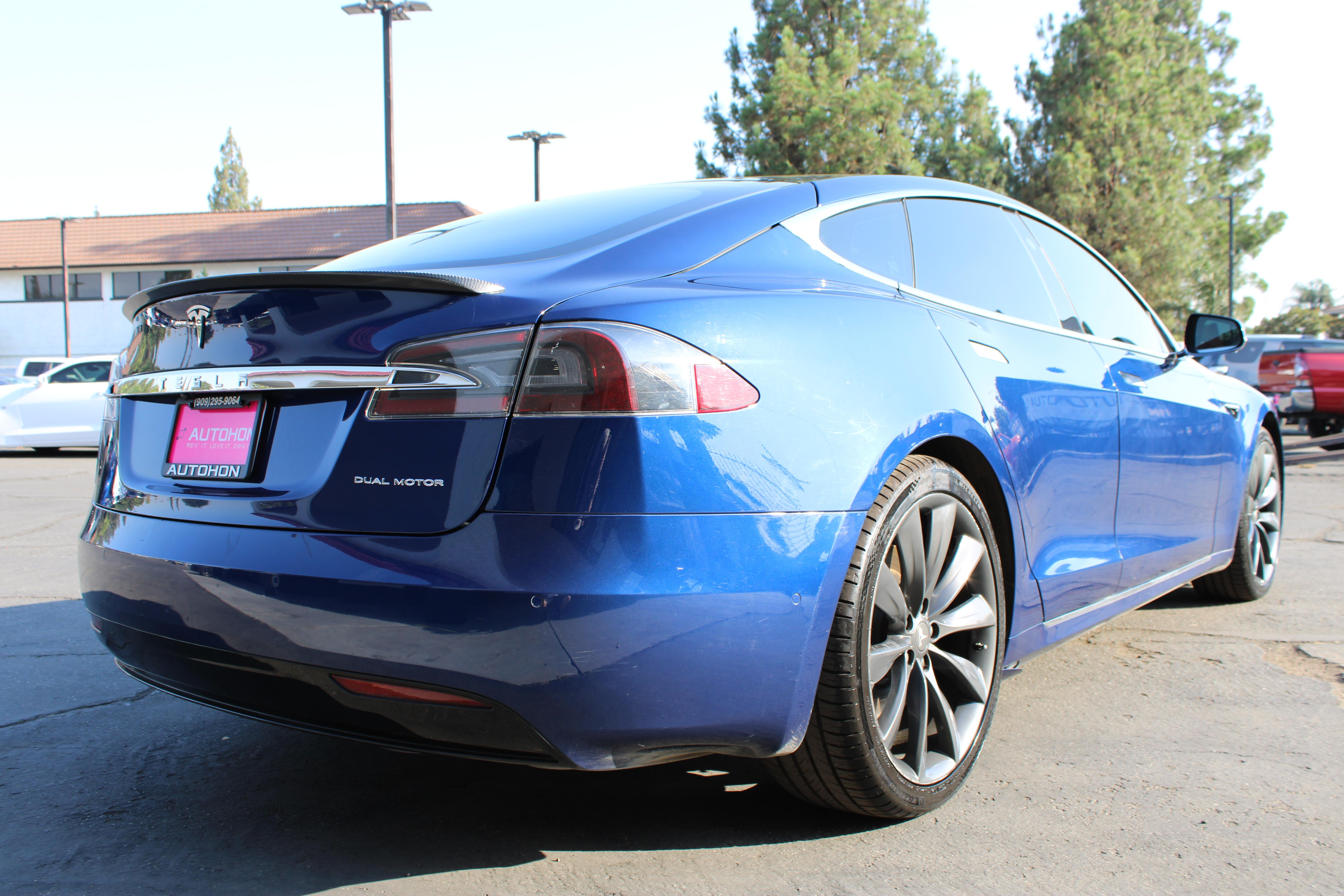 BLUE, 2019 TESLA MODEL S Image 10