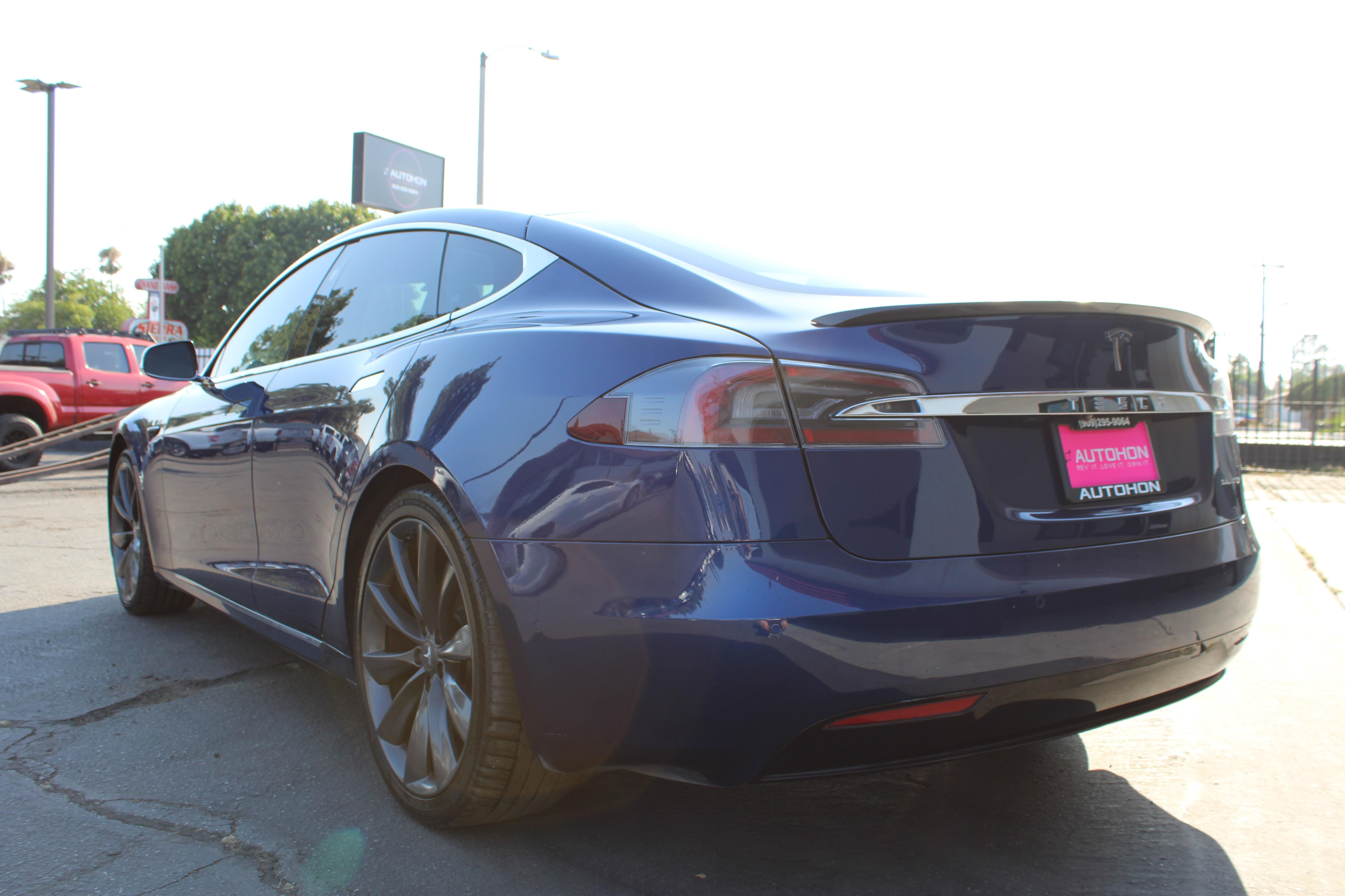 BLUE, 2019 TESLA MODEL S Image 11