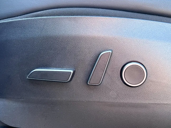 WHITE, 2022 TESLA MODEL Y Image 25