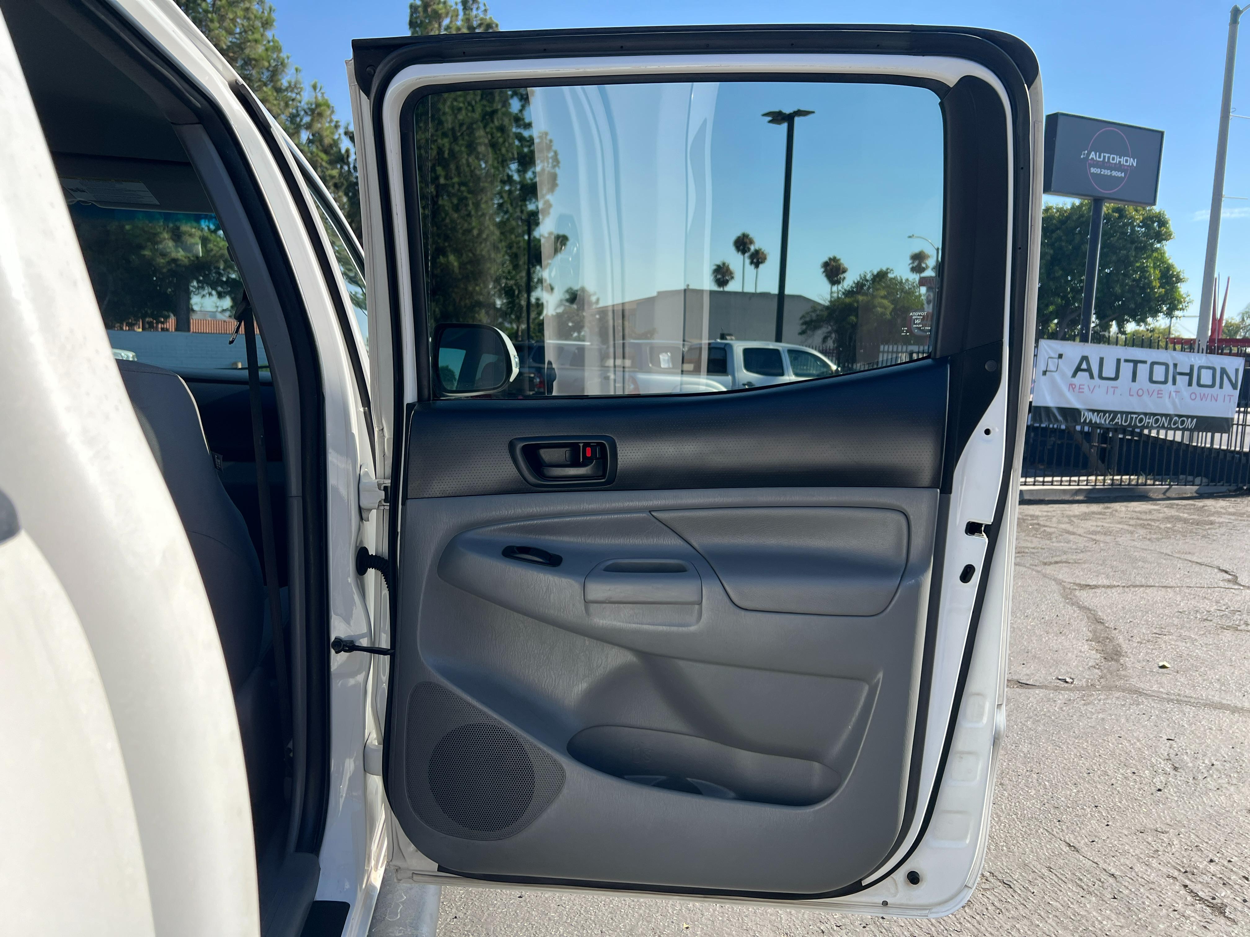 2013 TOYOTA TACOMA DOUBLE CAB Image 10