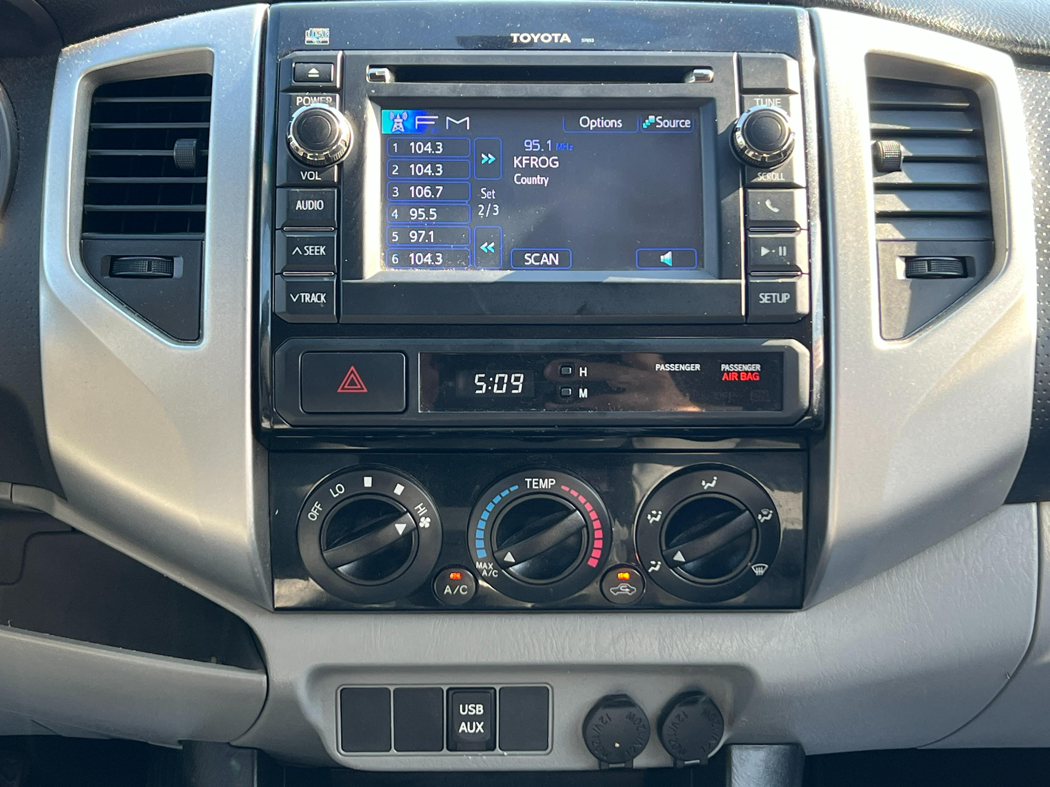 2013 TOYOTA TACOMA DOUBLE CAB Image 16