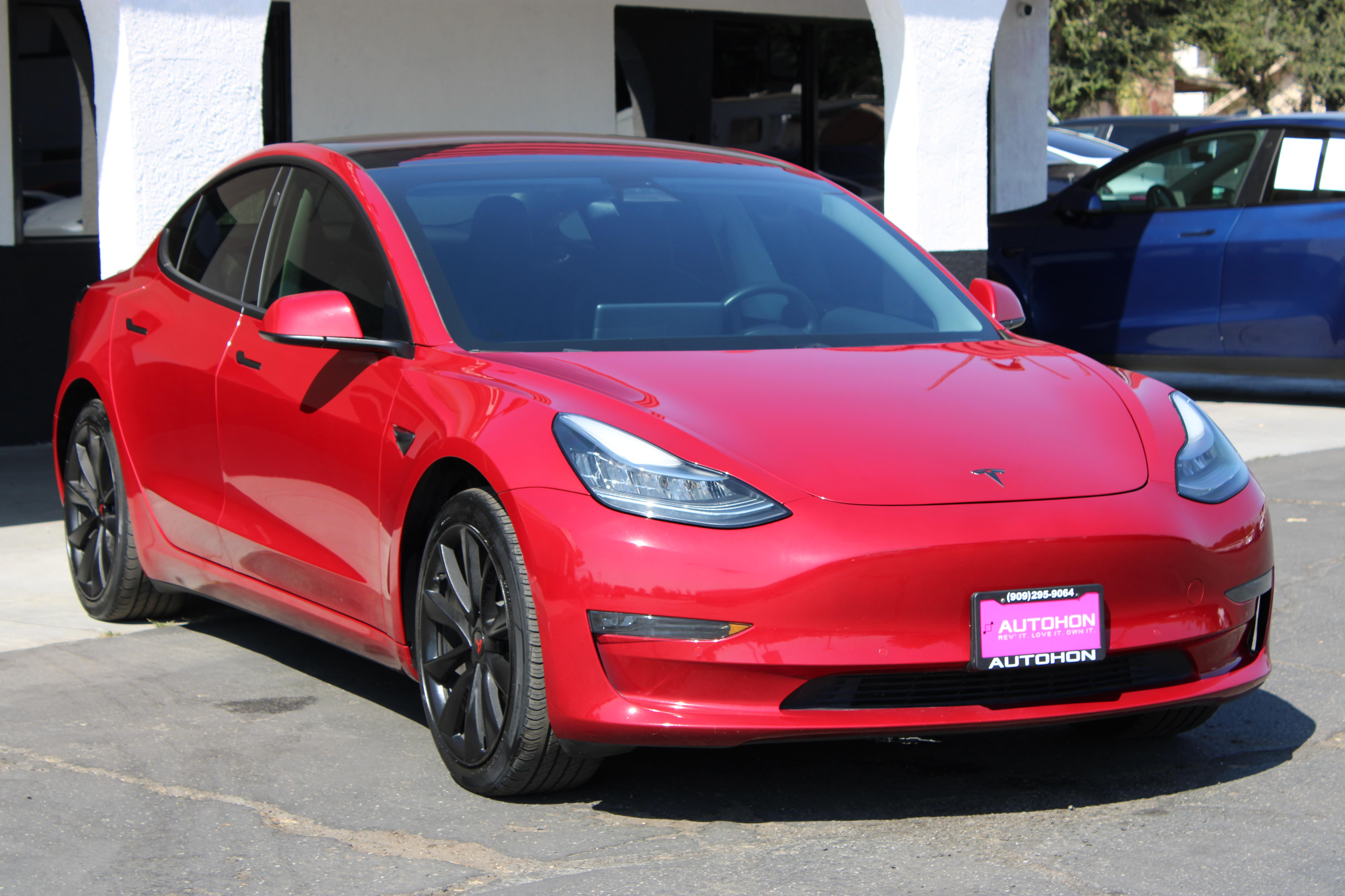 RED, 2018 TESLA MODEL 3 Image 4