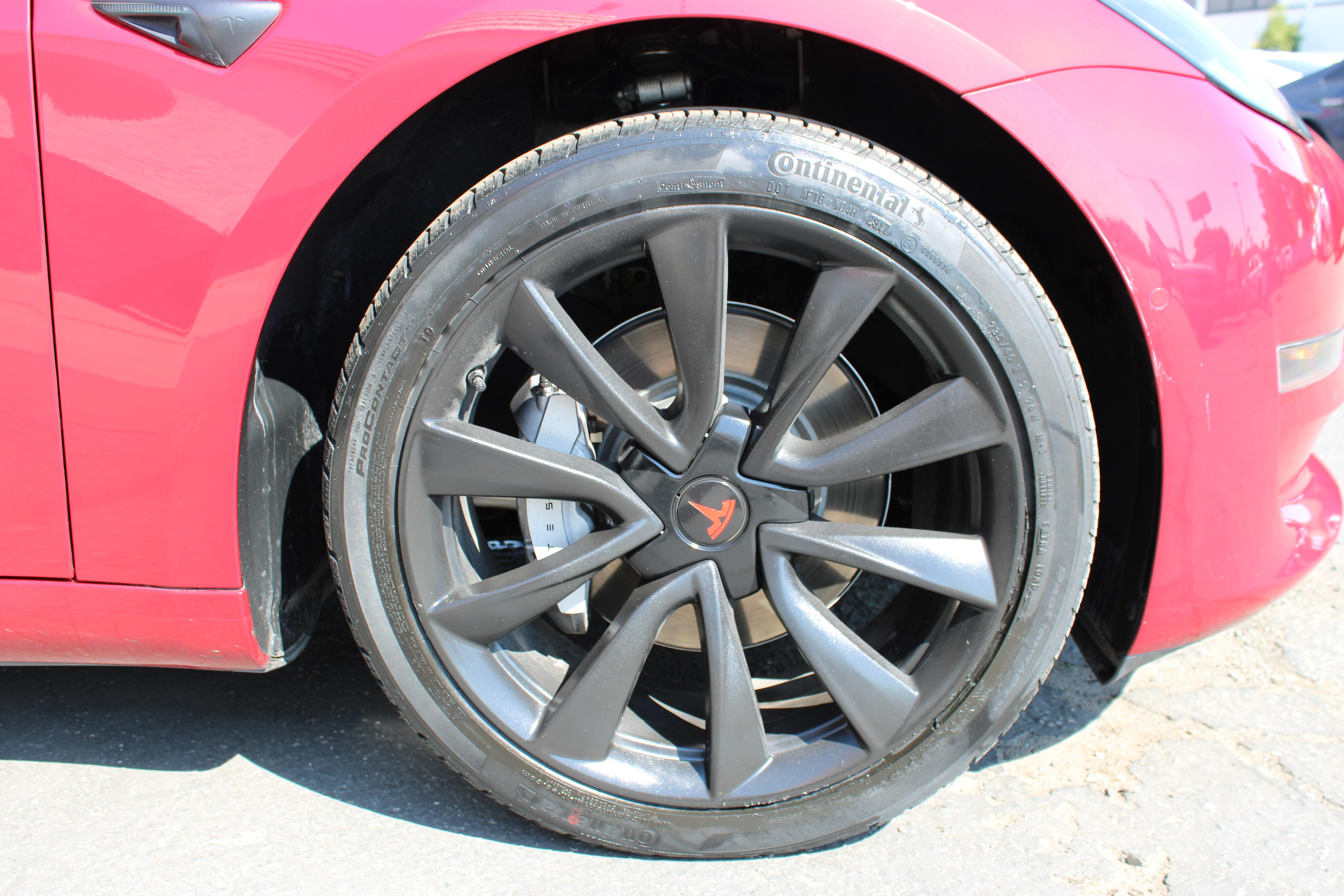 RED, 2018 TESLA MODEL 3 Image 10