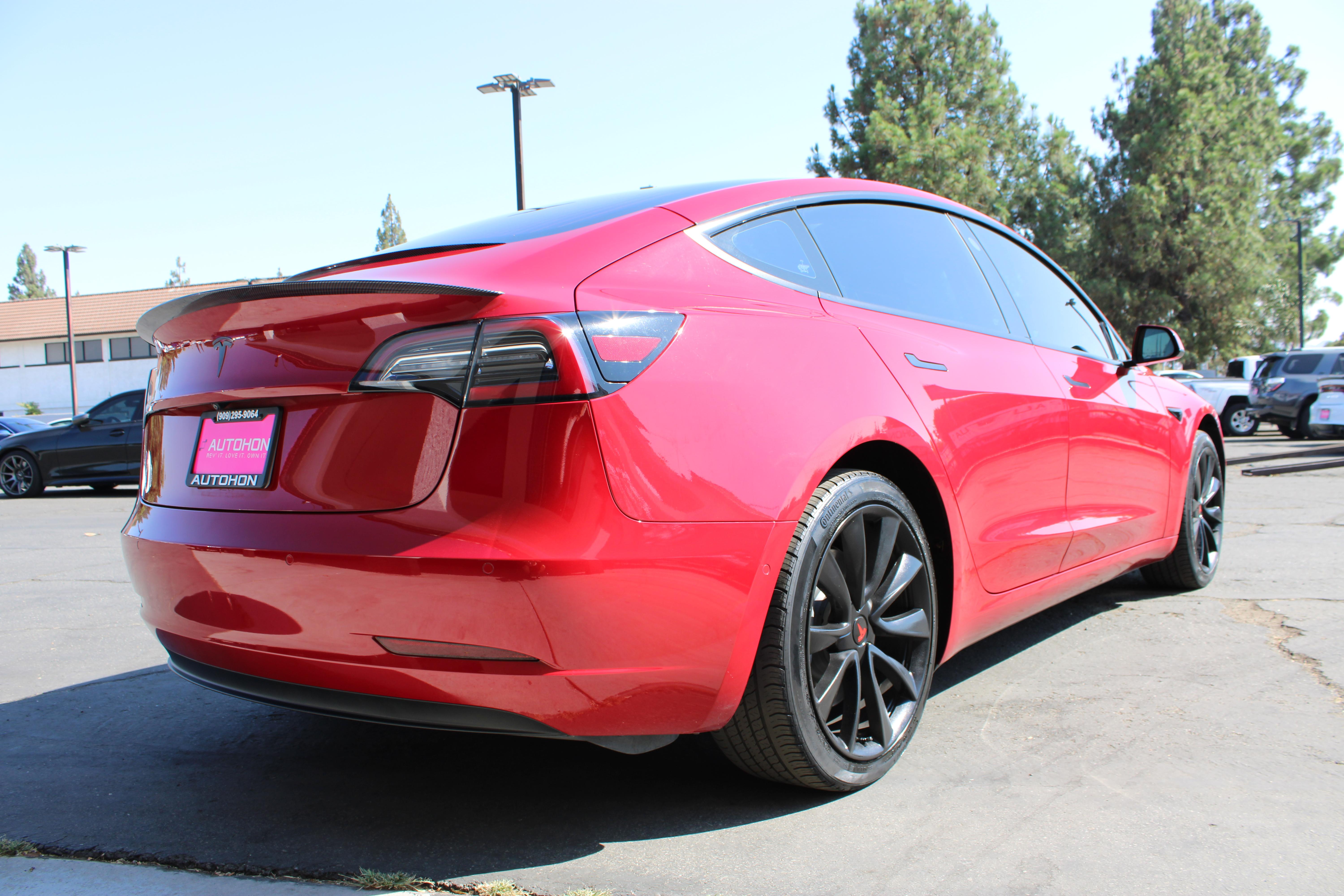 RED, 2018 TESLA MODEL 3 Image 13