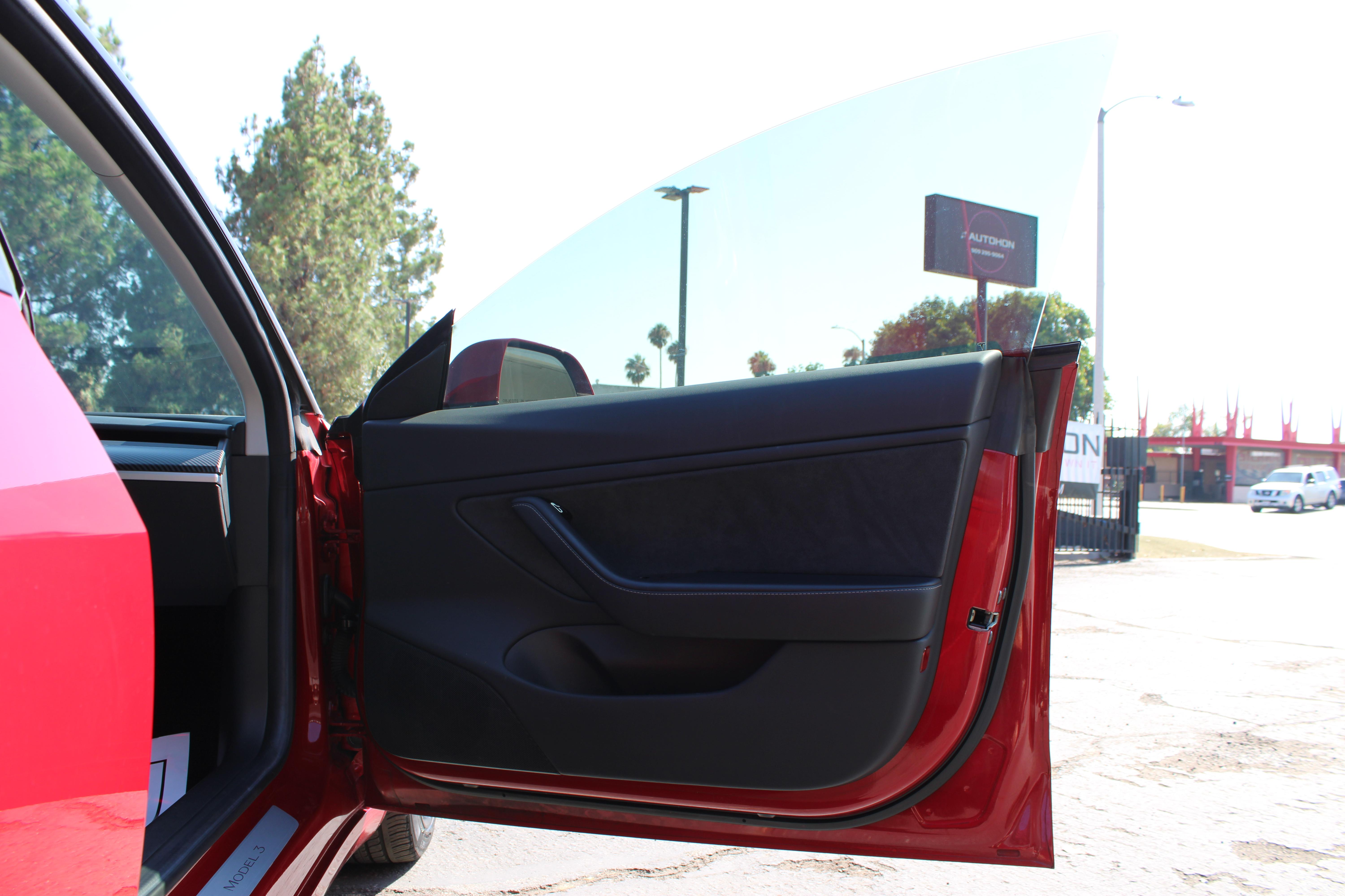 RED, 2018 TESLA MODEL 3 Image 17