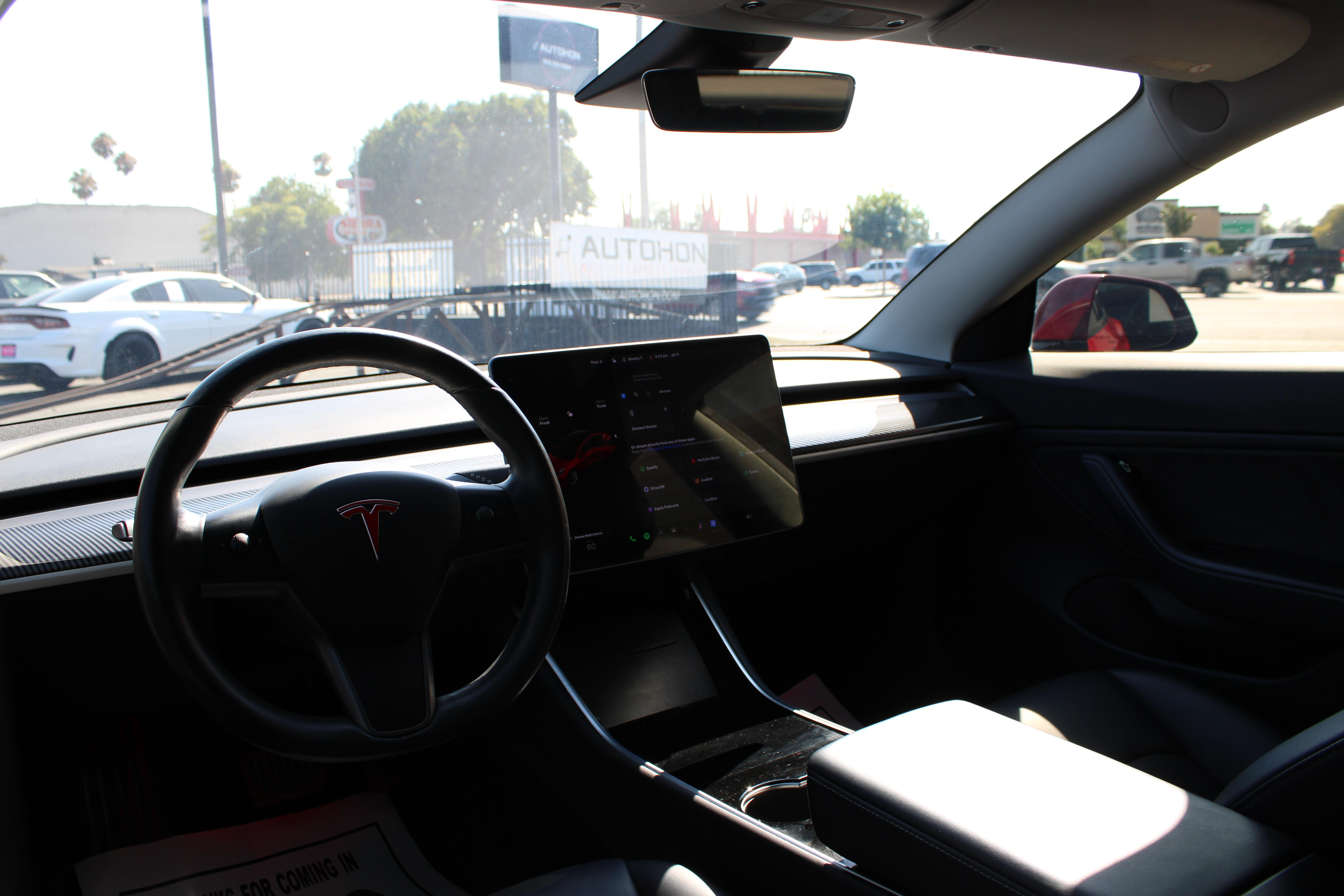 RED, 2018 TESLA MODEL 3 Image 26