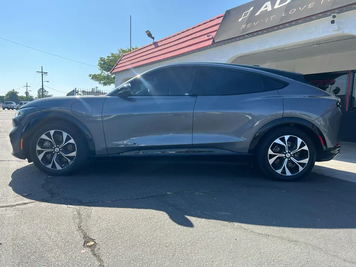 2021 FORD MUSTANG MACH-E Image 3