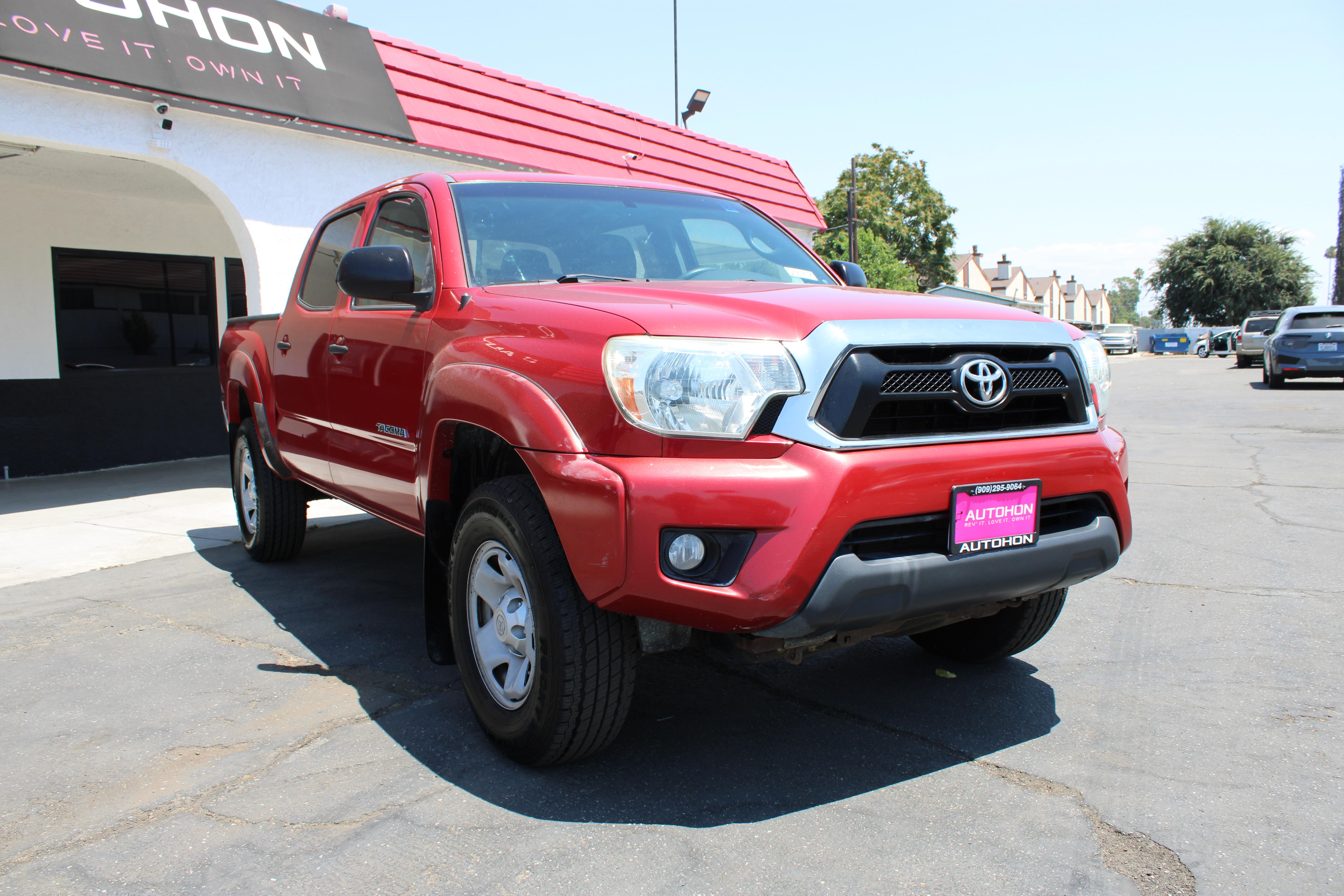 RED, 2015 TOYOTA TACOMA DOUBLE CAB Image 3