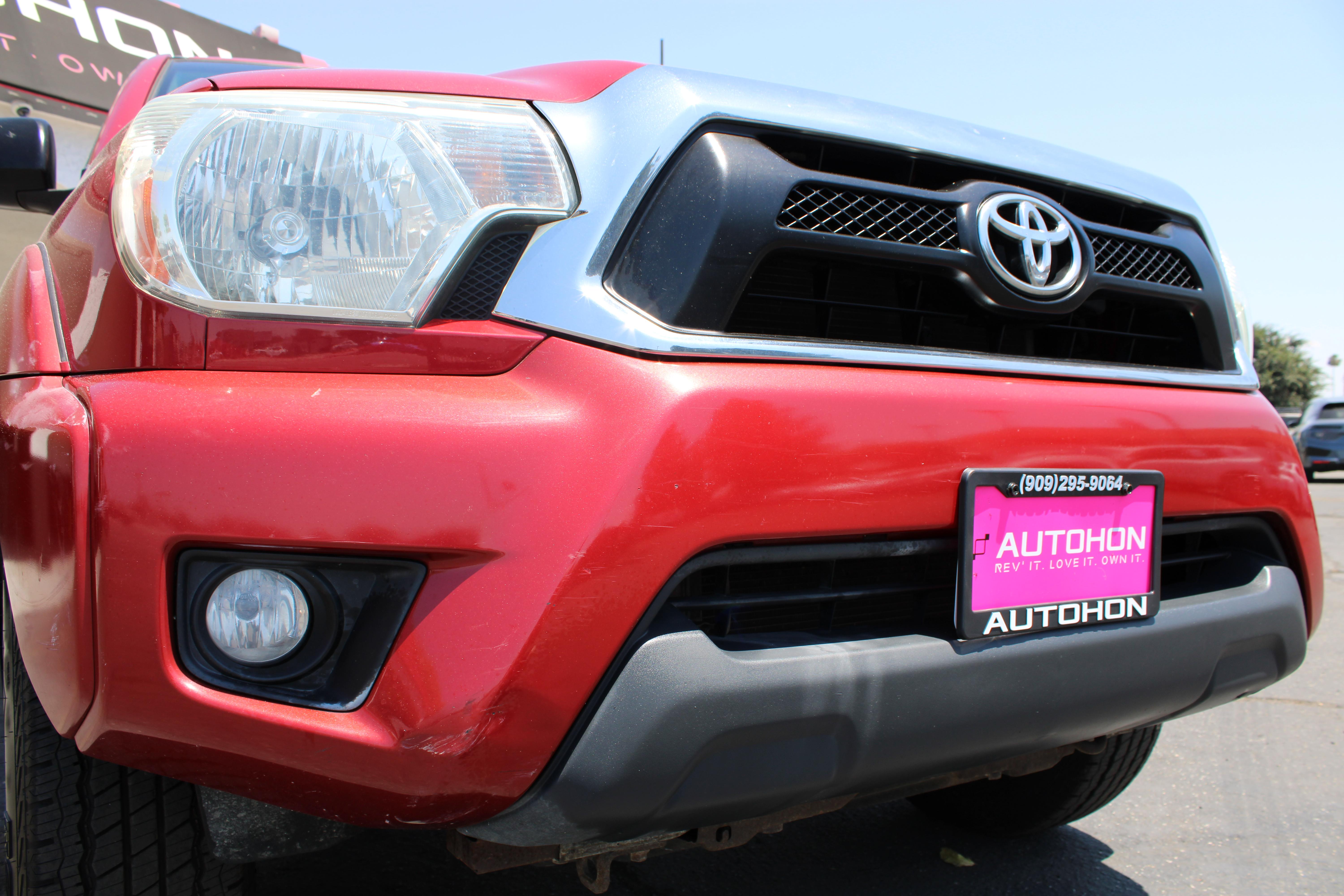 RED, 2015 TOYOTA TACOMA DOUBLE CAB Image 5