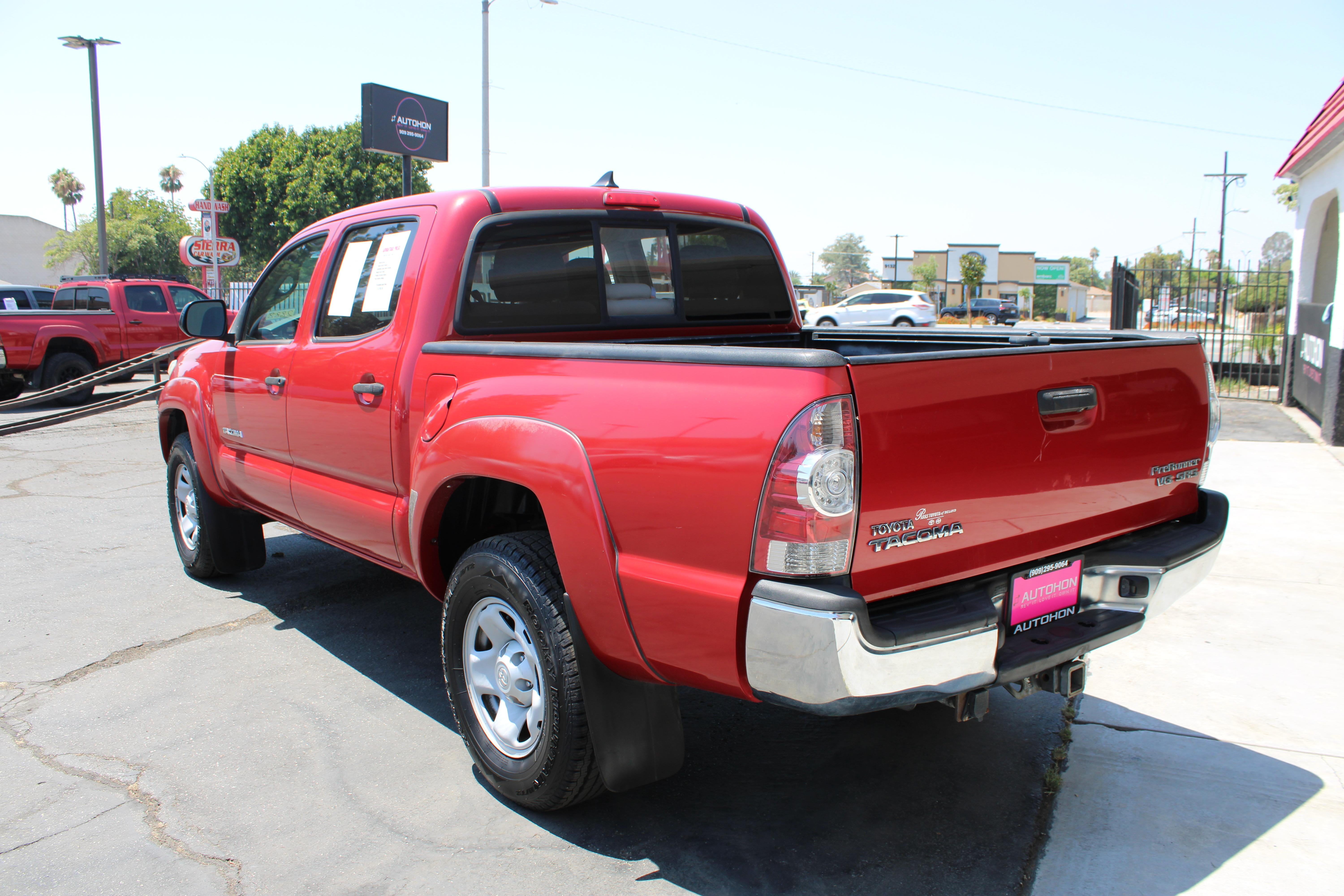 RED, 2015 TOYOTA TACOMA DOUBLE CAB Image 11