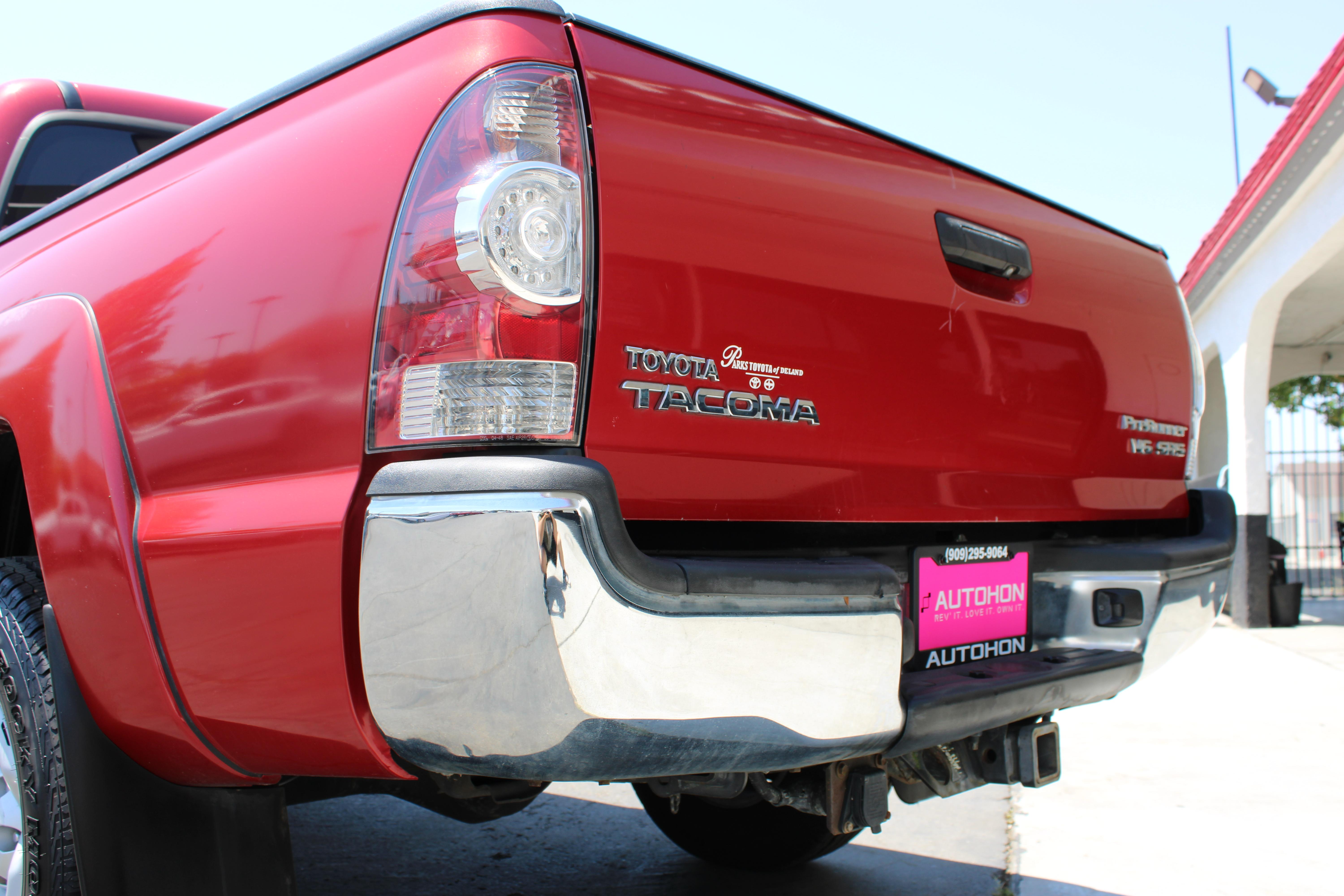 RED, 2015 TOYOTA TACOMA DOUBLE CAB Image 14