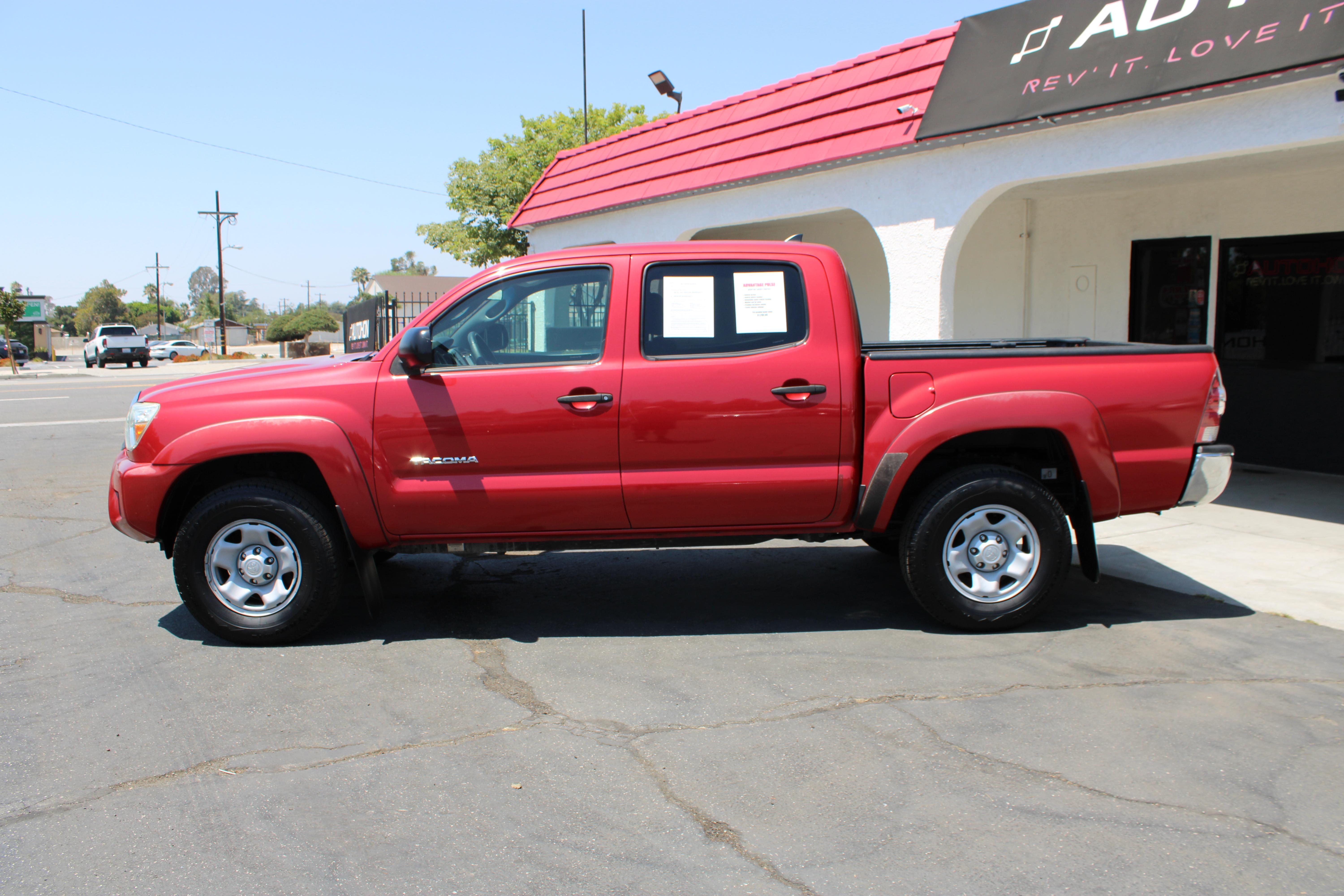 RED, 2015 TOYOTA TACOMA DOUBLE CAB Image 15