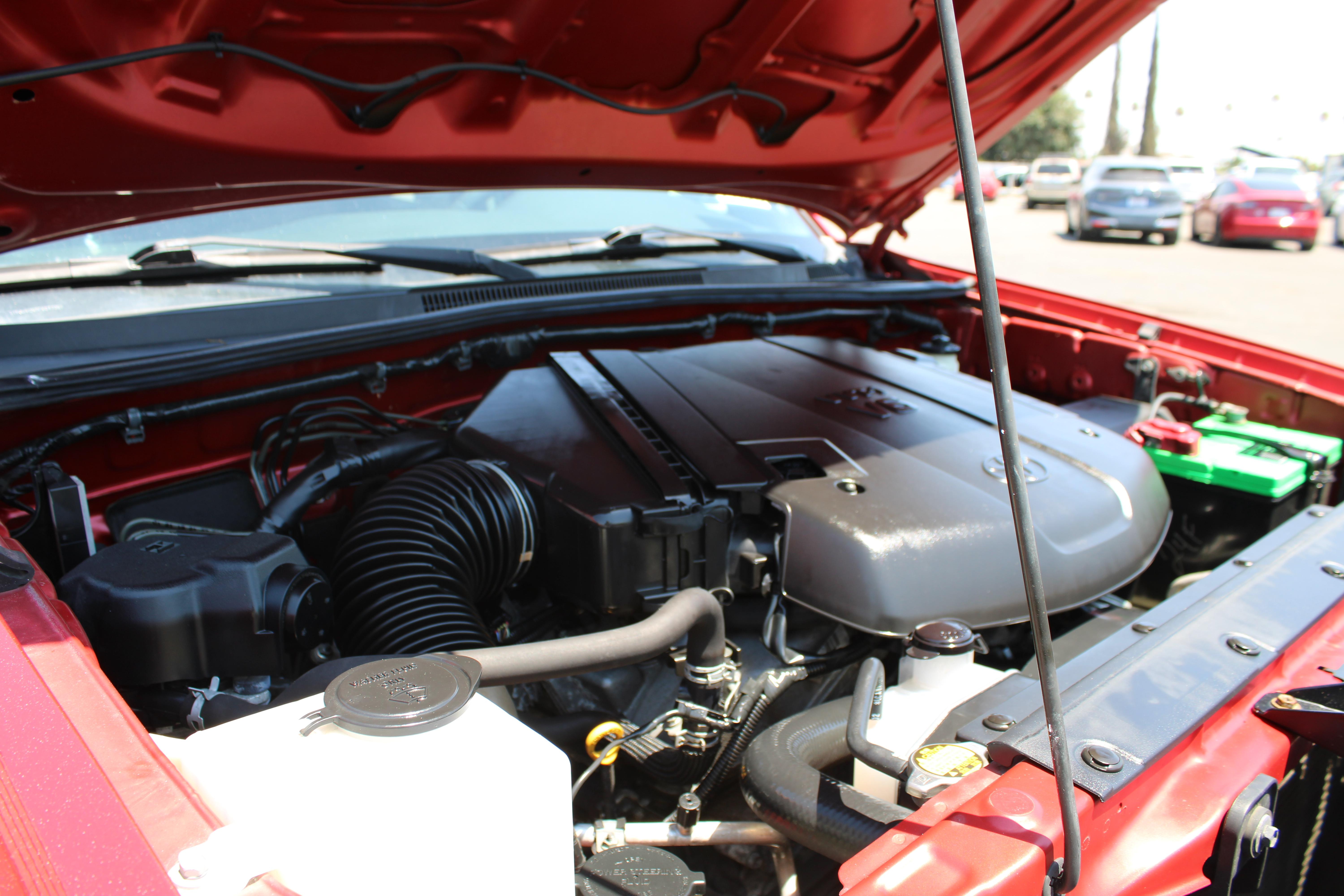 RED, 2015 TOYOTA TACOMA DOUBLE CAB Image 38