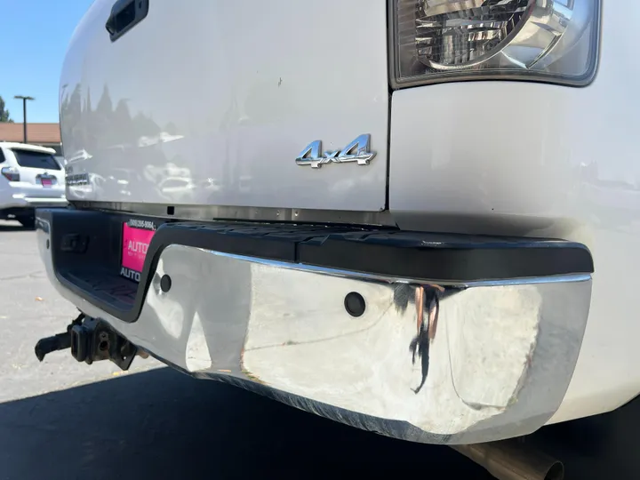 WHITE, 2008 TOYOTA TUNDRA CREWMAX Image 10