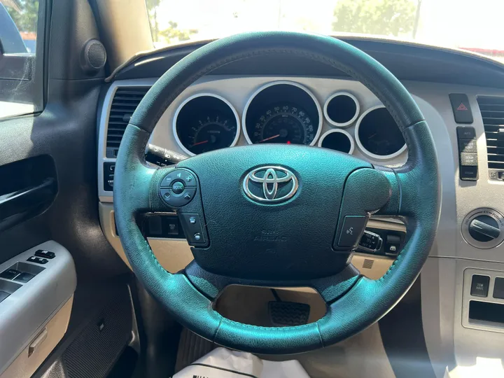 WHITE, 2008 TOYOTA TUNDRA CREWMAX Image 24