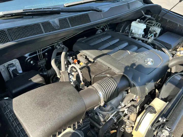 BLACK, 2017 TOYOTA TUNDRA CREWMAX Image 14