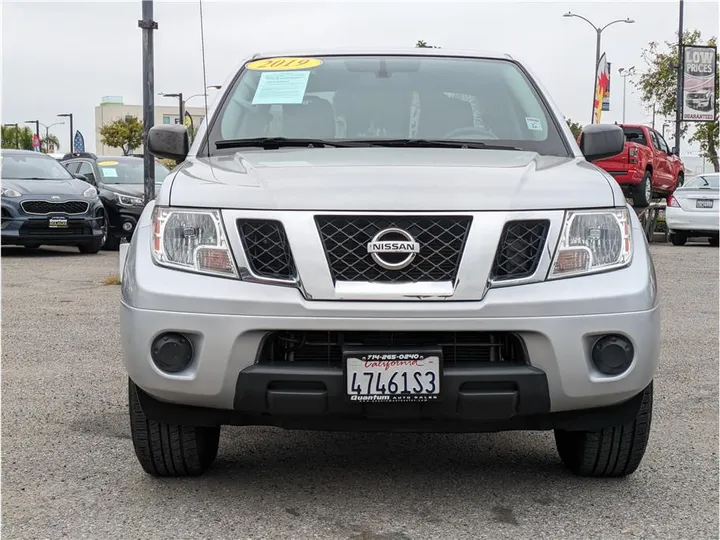 SILVER, 2019 NISSAN FRONTIER CREW CAB Image 8