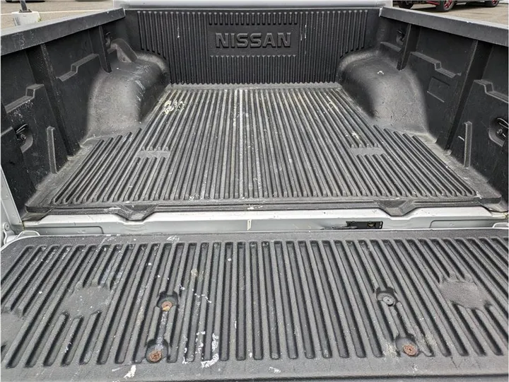 SILVER, 2019 NISSAN FRONTIER CREW CAB Image 9