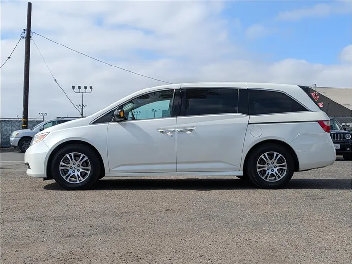 WHITE, 2012 HONDA ODYSSEY Image 2