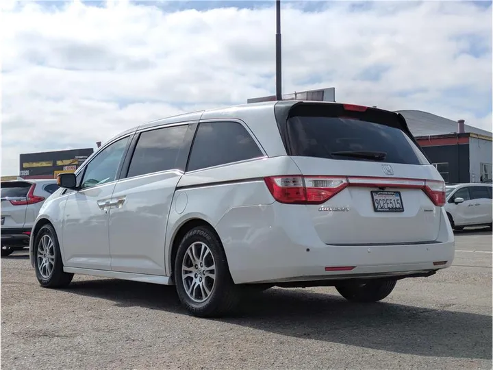 WHITE, 2012 HONDA ODYSSEY Image 3