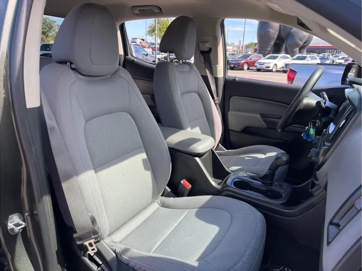 GREEN, 2018 CHEVROLET COLORADO CREW CAB Image 12