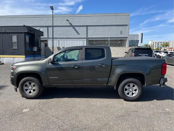 GREEN, 2018 CHEVROLET COLORADO CREW CAB Image 2