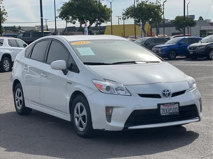 WHITE, 2015 TOYOTA PRIUS Image 7