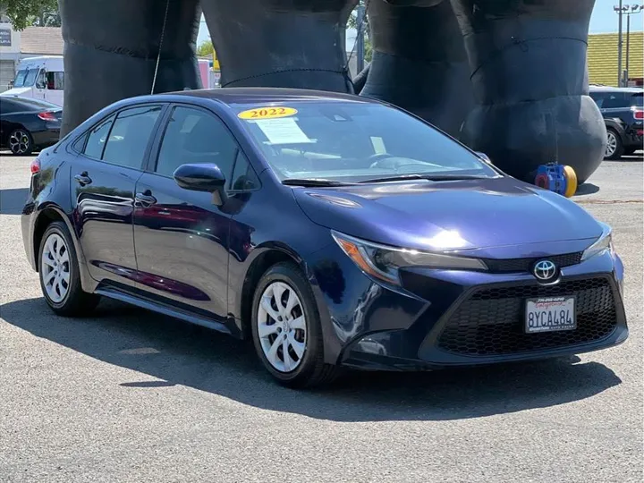 BLUE, 2022 TOYOTA COROLLA Image 6